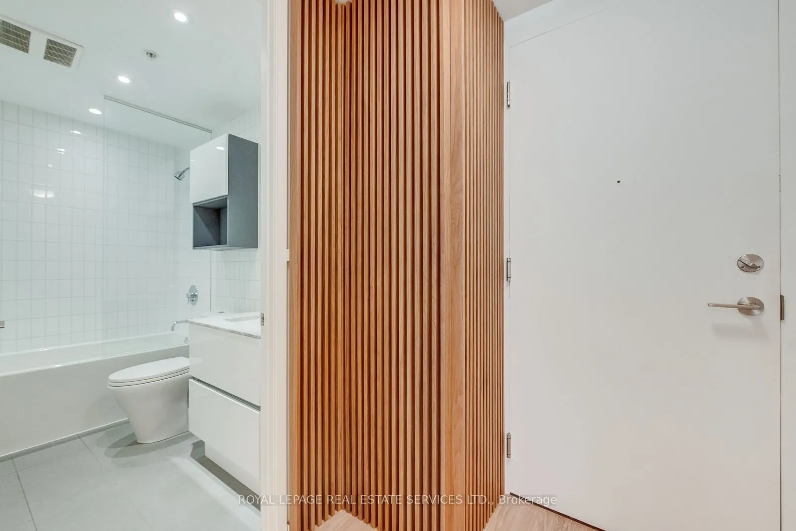 377 Madison Avenue, #214