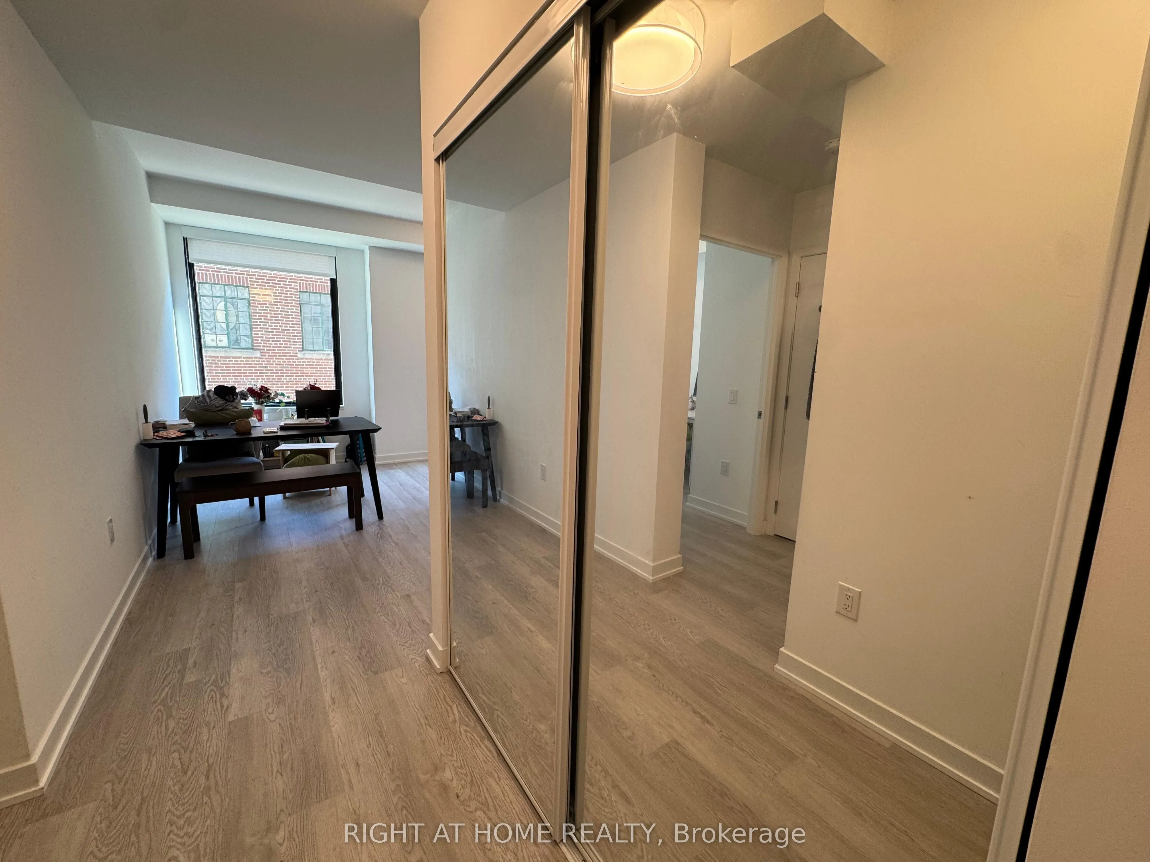 3 Strathgowan Avenue, #201