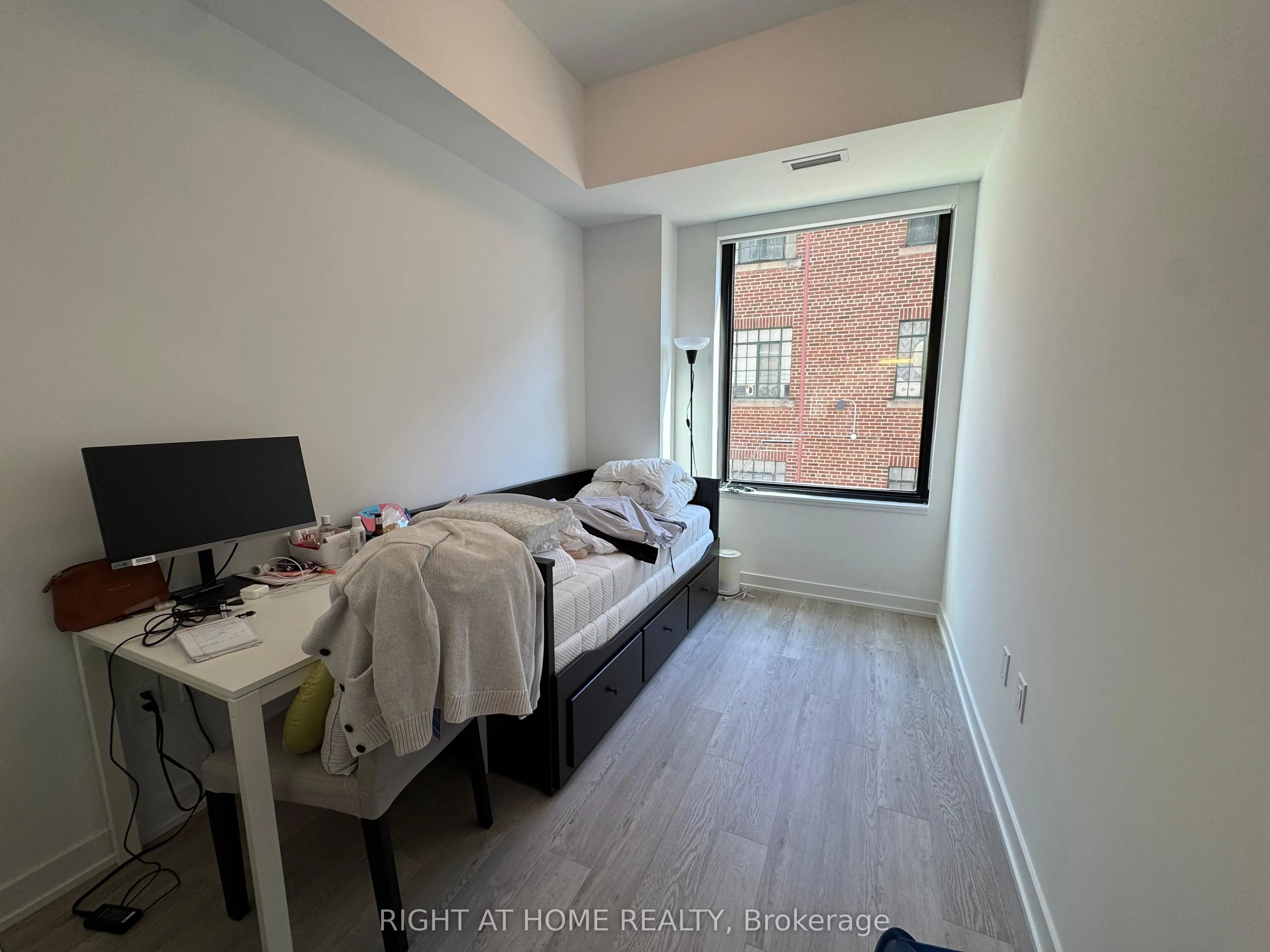 3 Strathgowan Avenue, #201