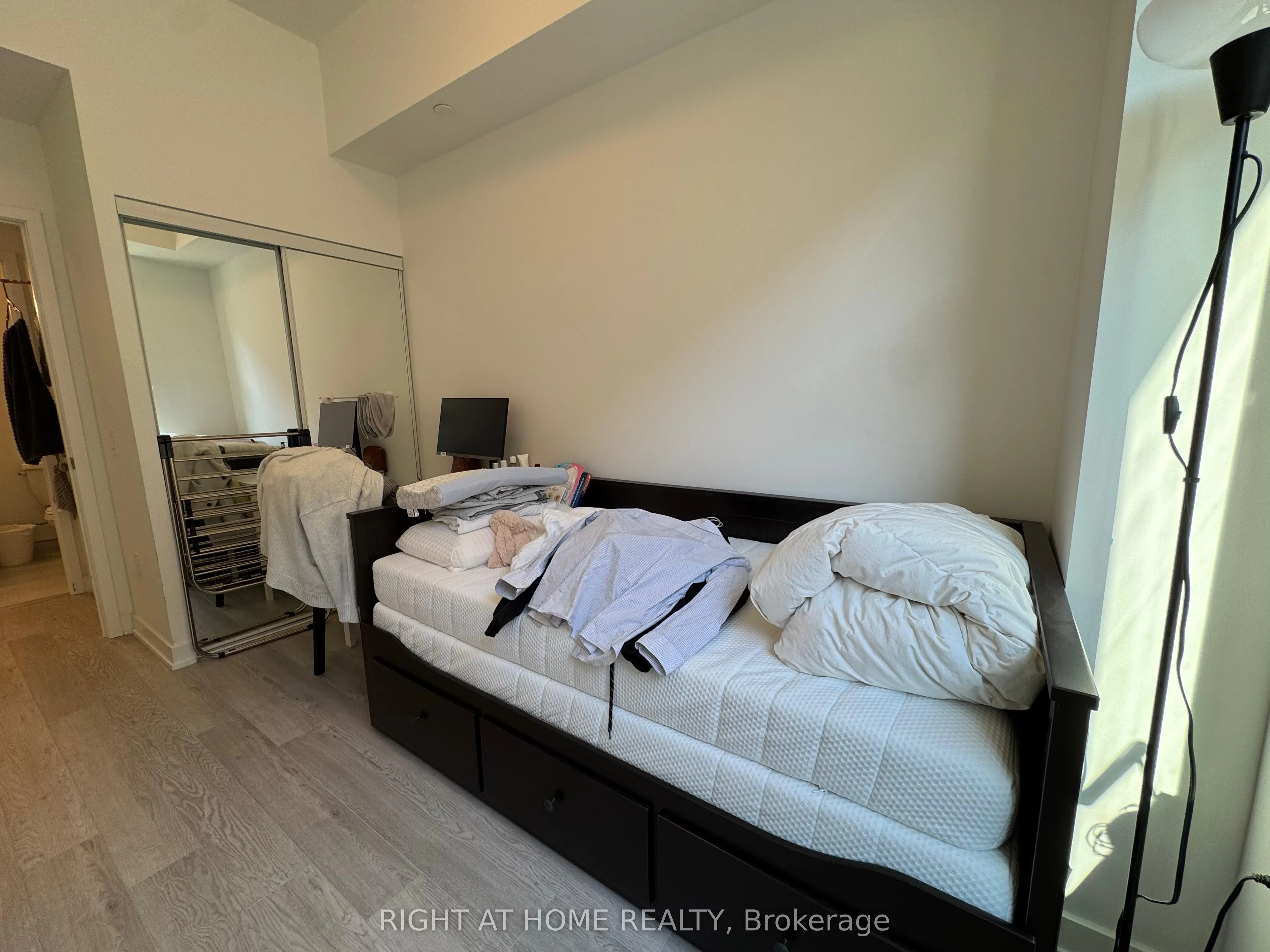3 Strathgowan Avenue, #201