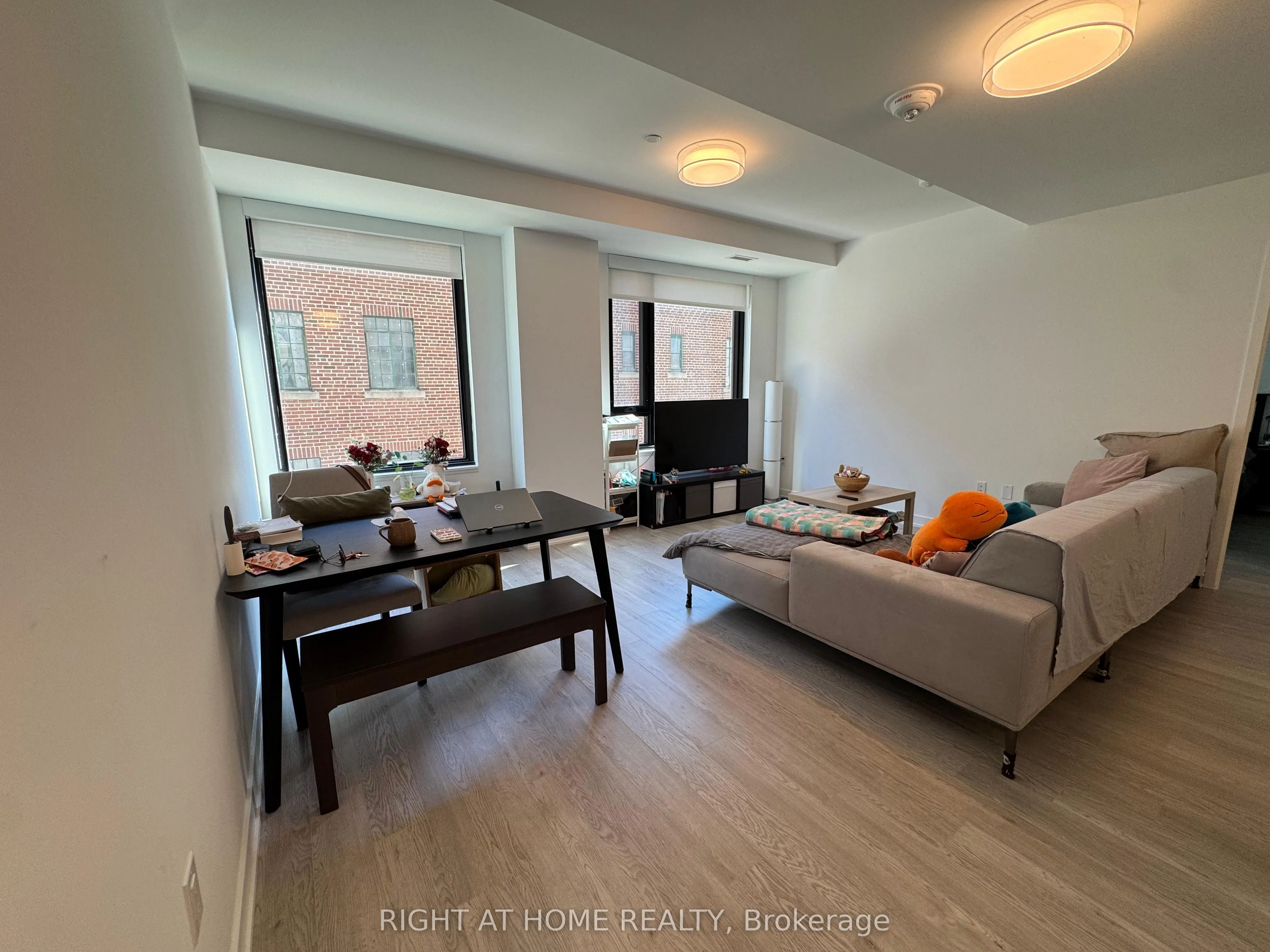 3 Strathgowan Avenue, #201