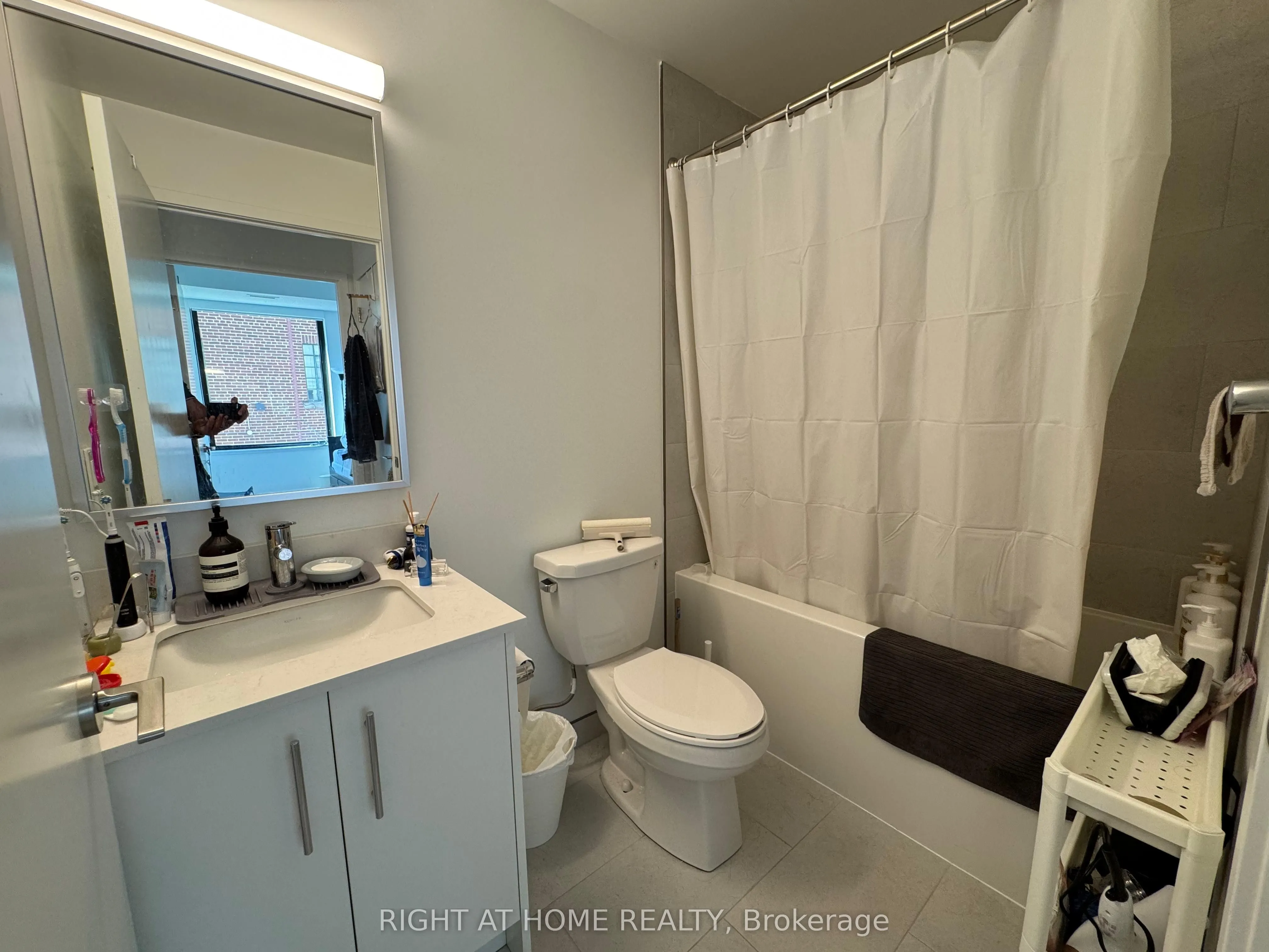 3 Strathgowan Avenue, #201