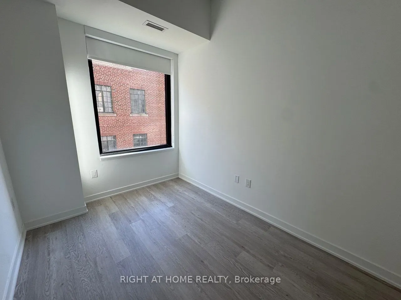 3 Strathgowan Avenue, #201