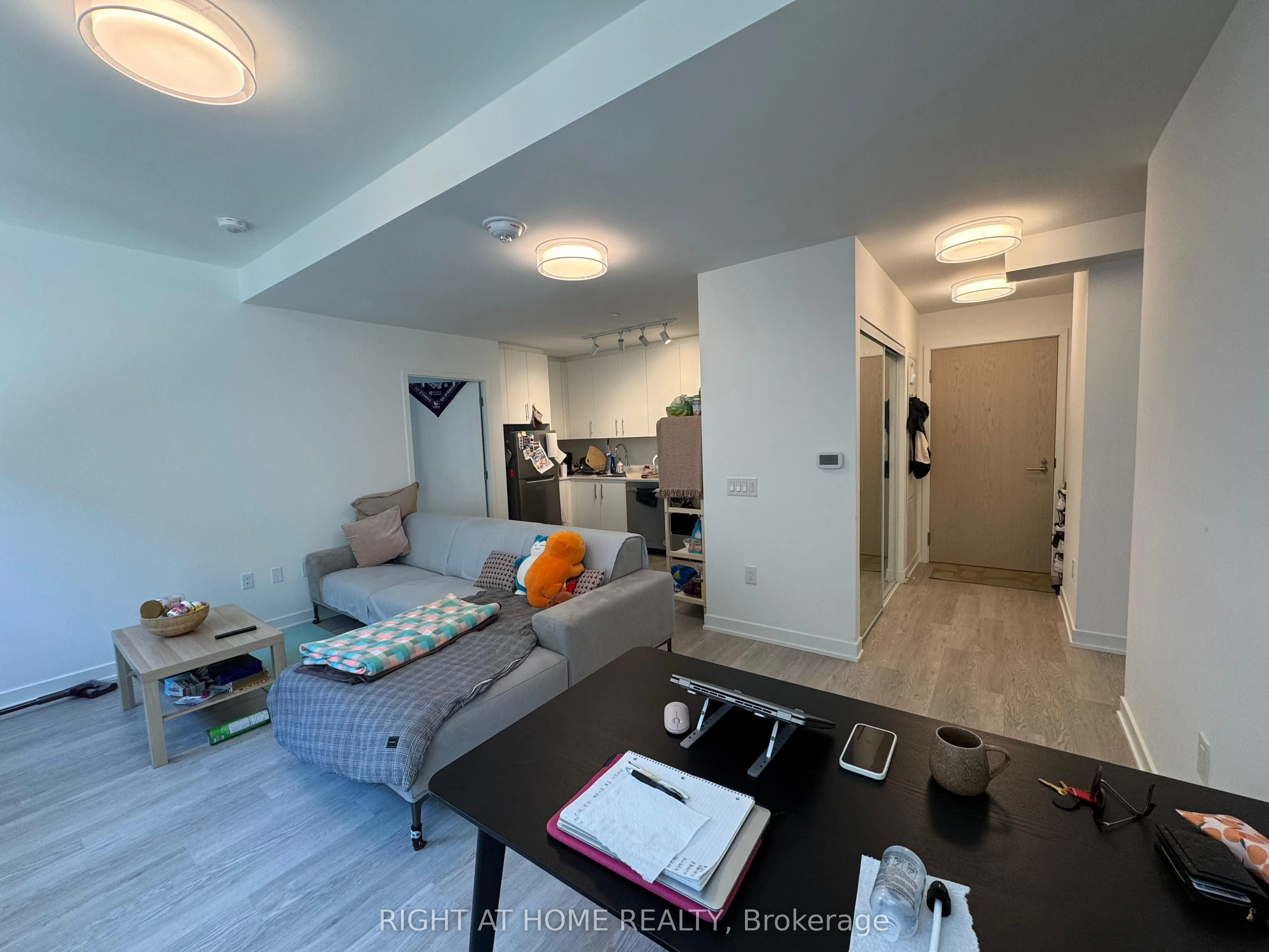 3 Strathgowan Avenue, #201
