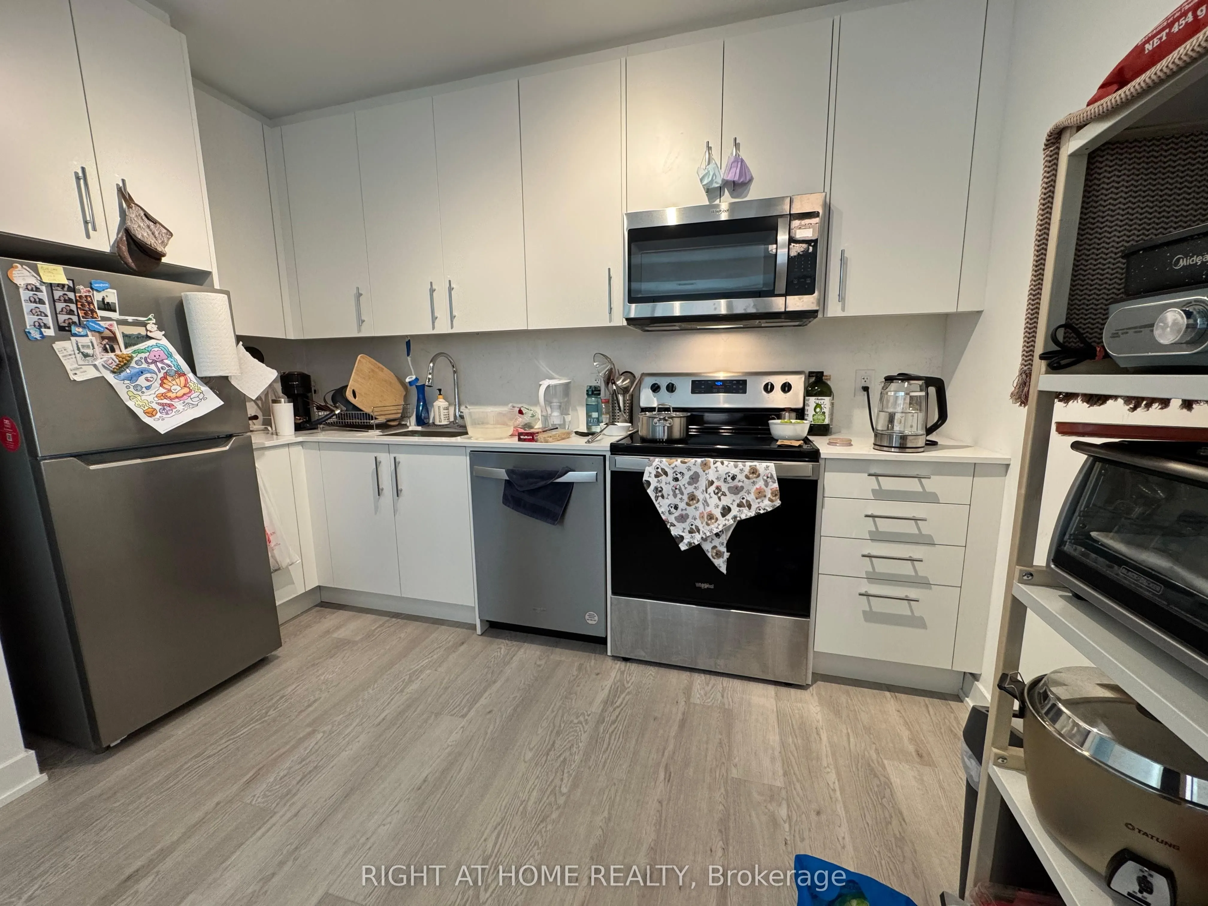 3 Strathgowan Avenue, #201