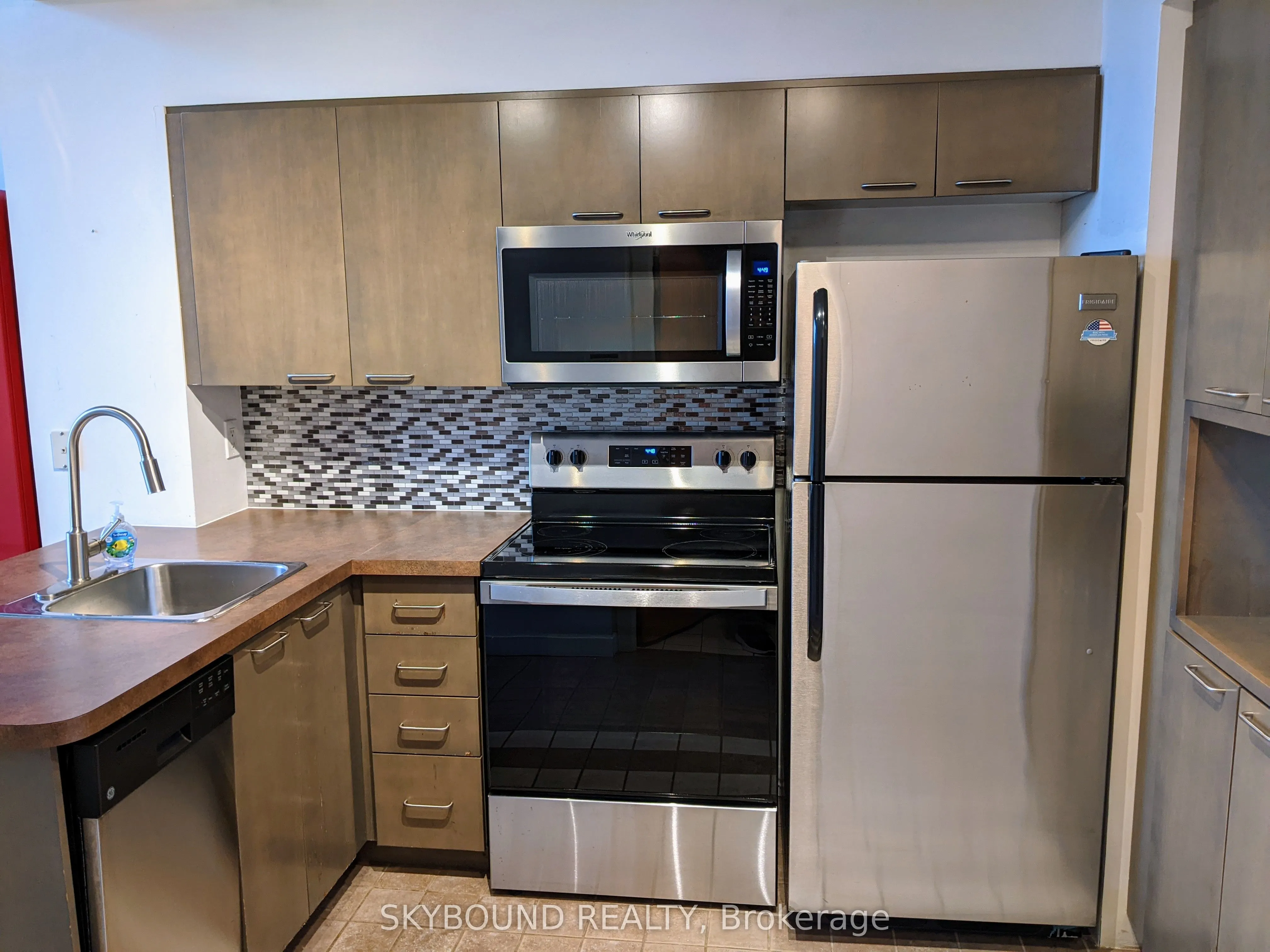 255 Richmond Street E, #621