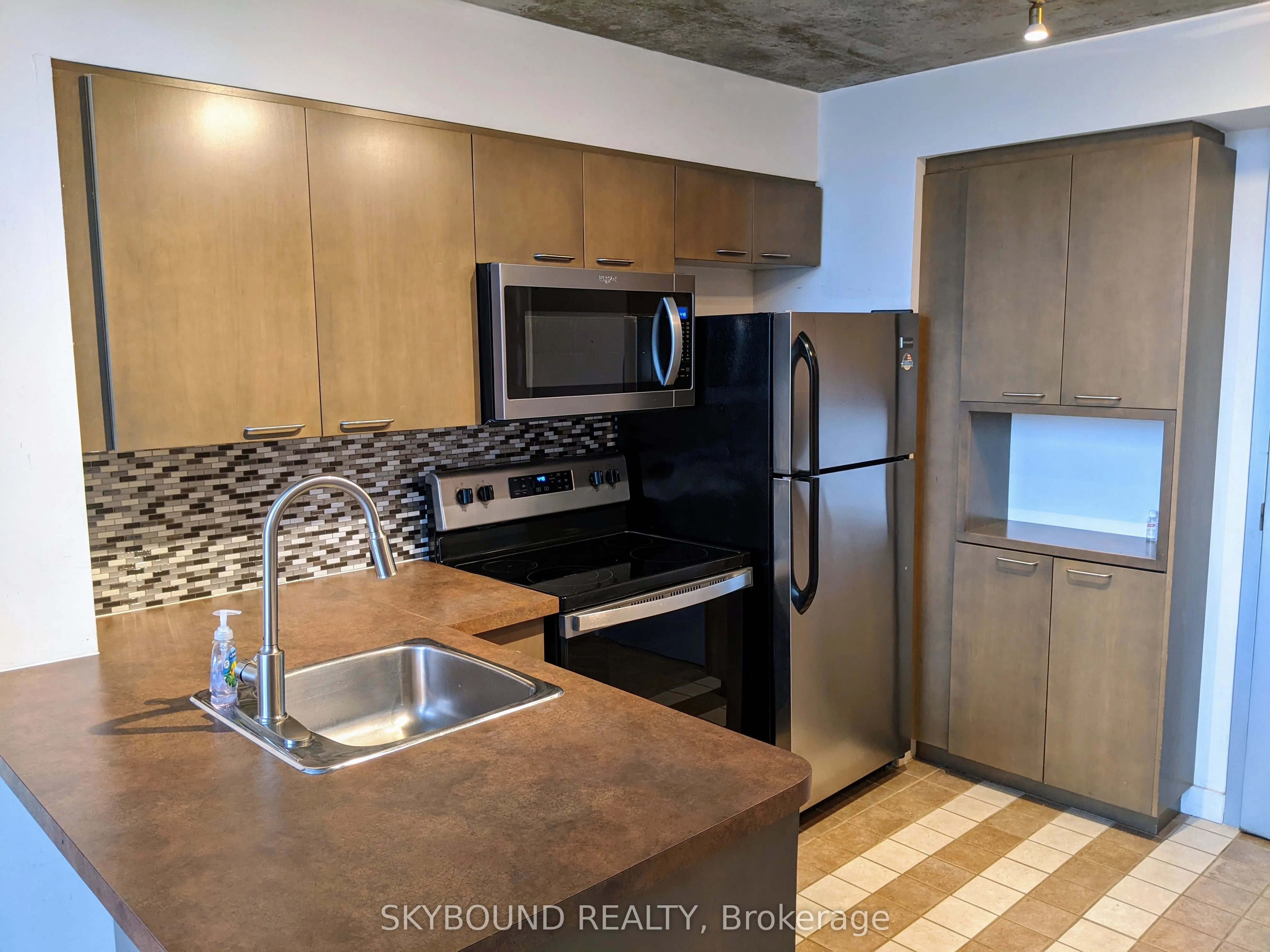255 Richmond Street E, #621