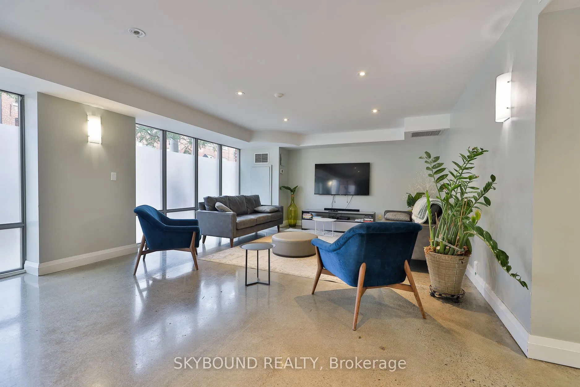 255 Richmond Street E, #621
