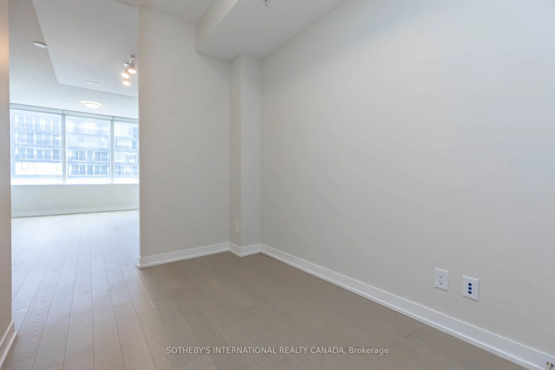 120 Bayview Avenue, #N308
