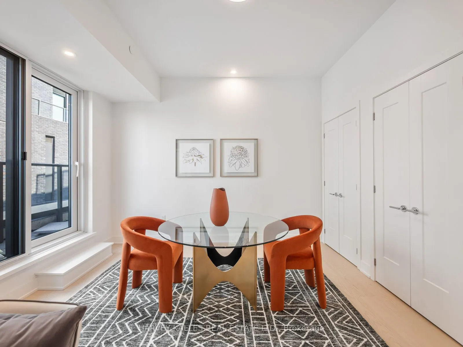 8 Manor Road W, #1003