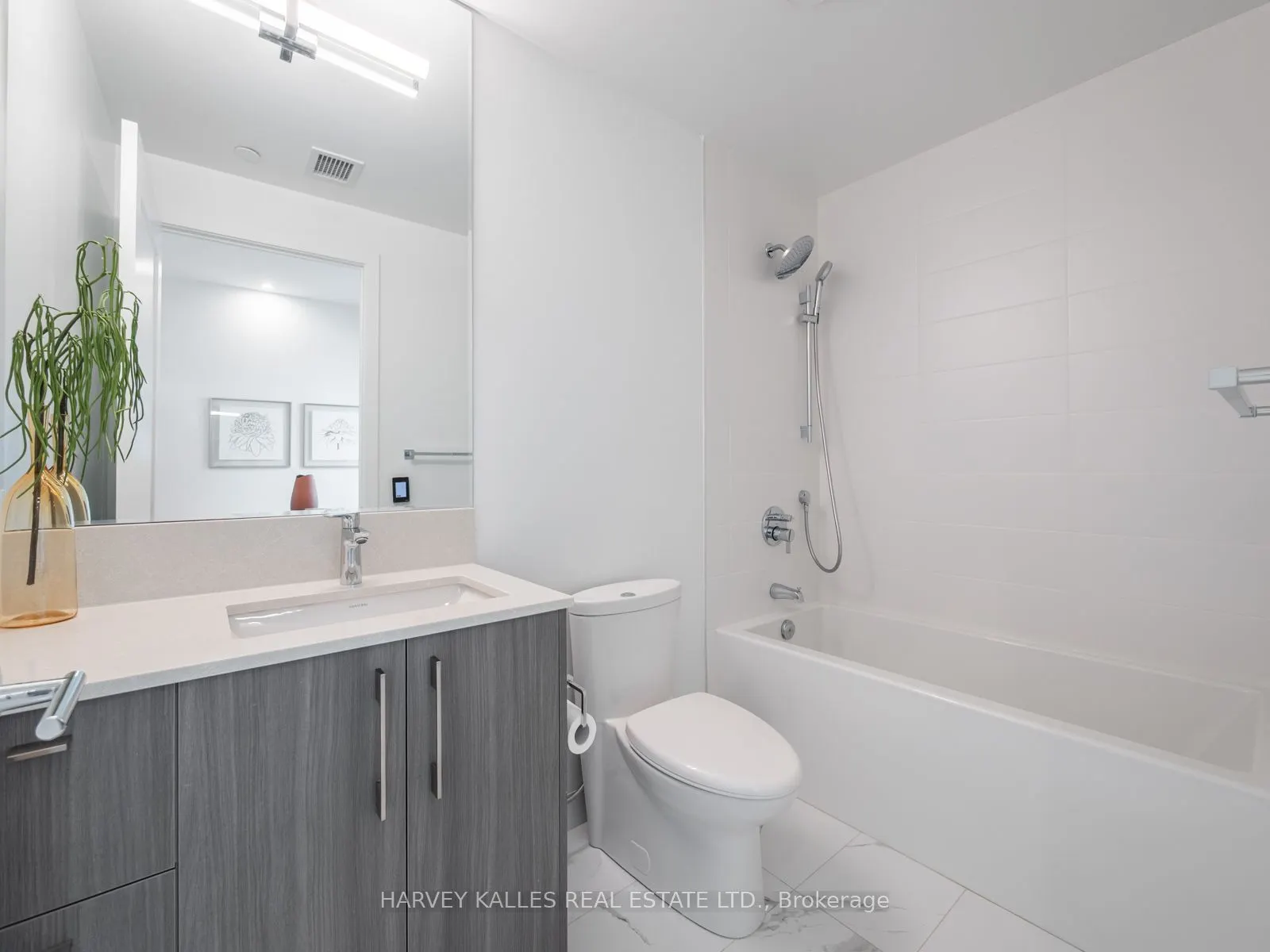 8 Manor Road W, #1003