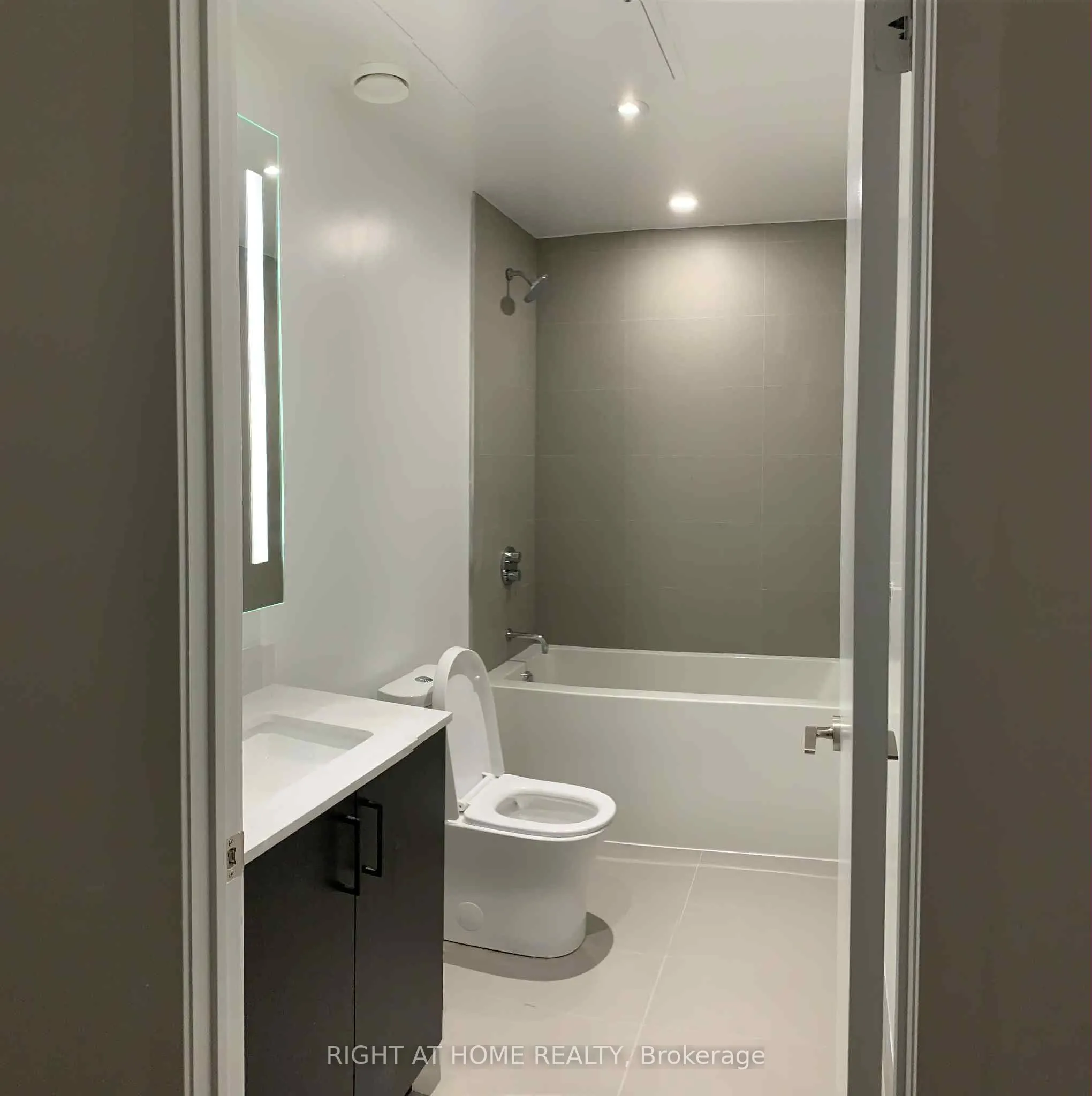 135 East Liberty Street, #801