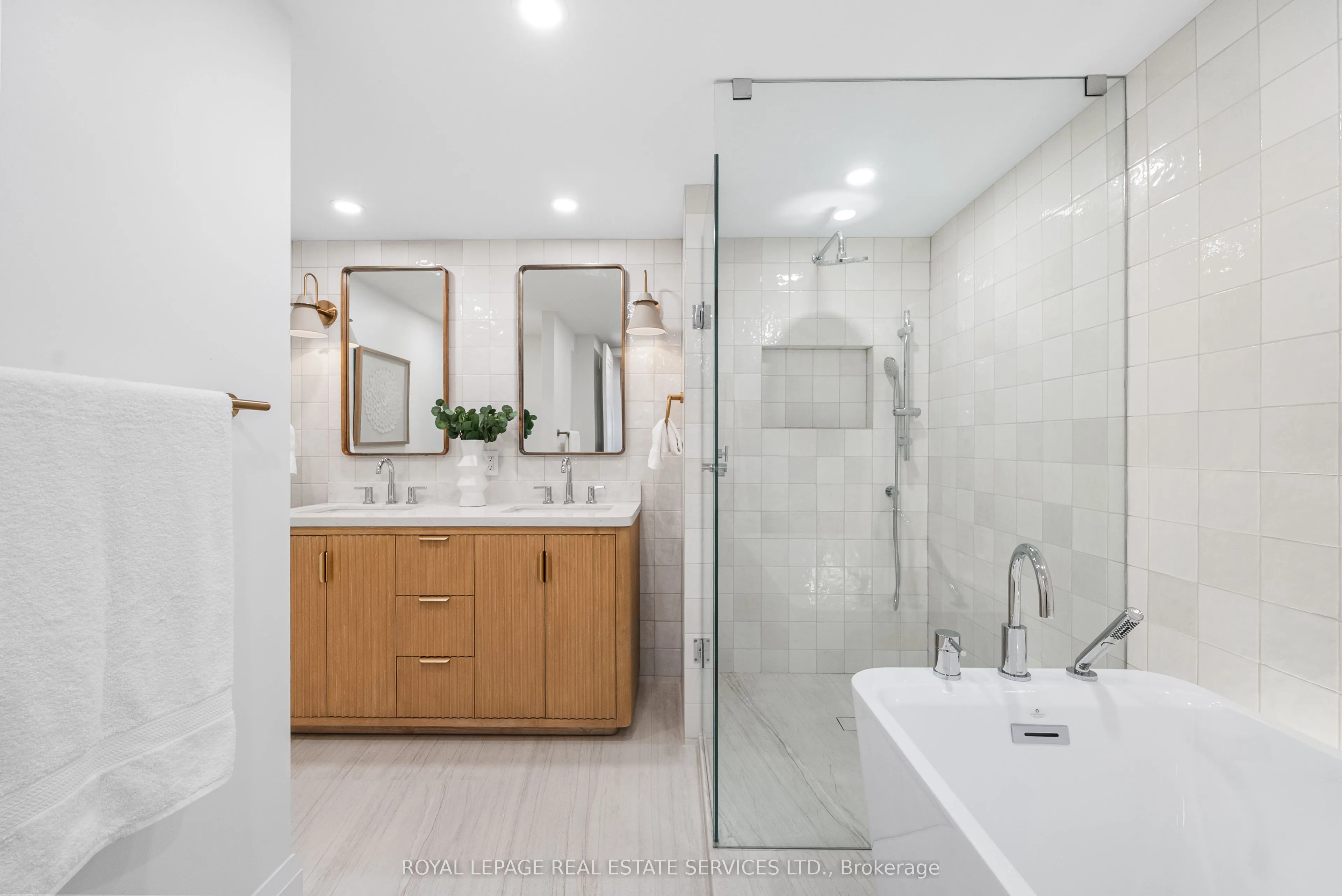40 Oaklands Avenue, #329