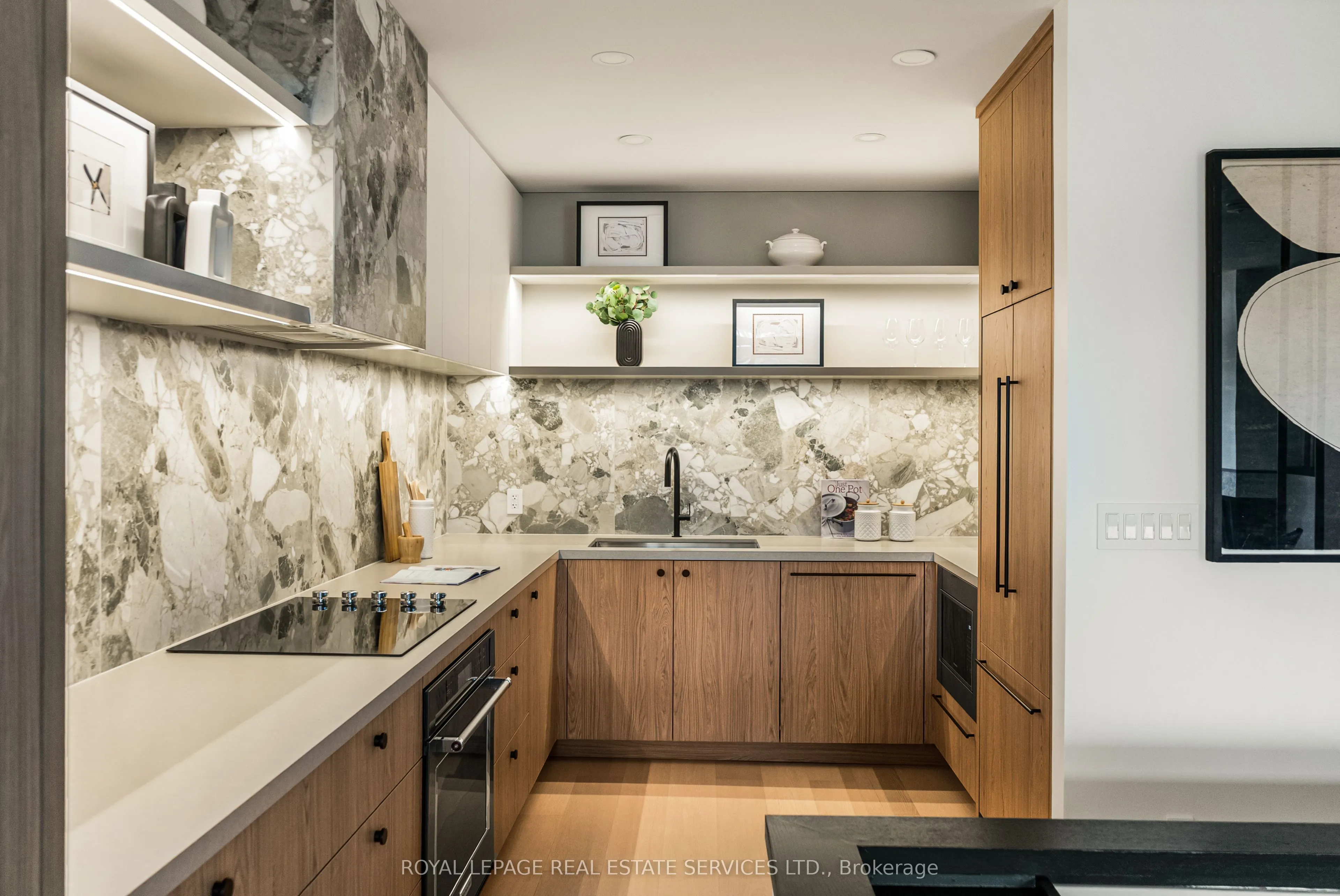 40 Oaklands Avenue, #329