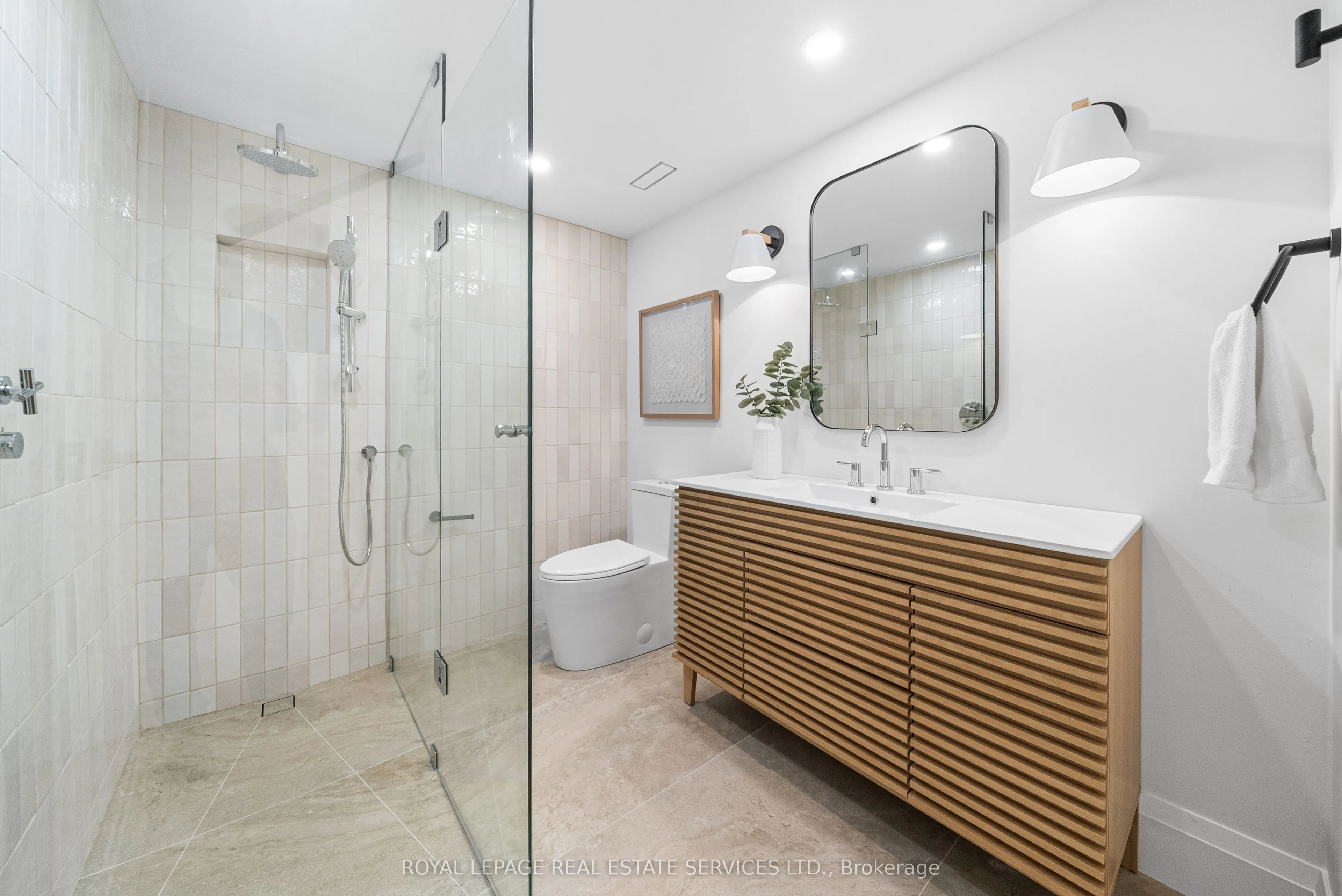 40 Oaklands Avenue, #329