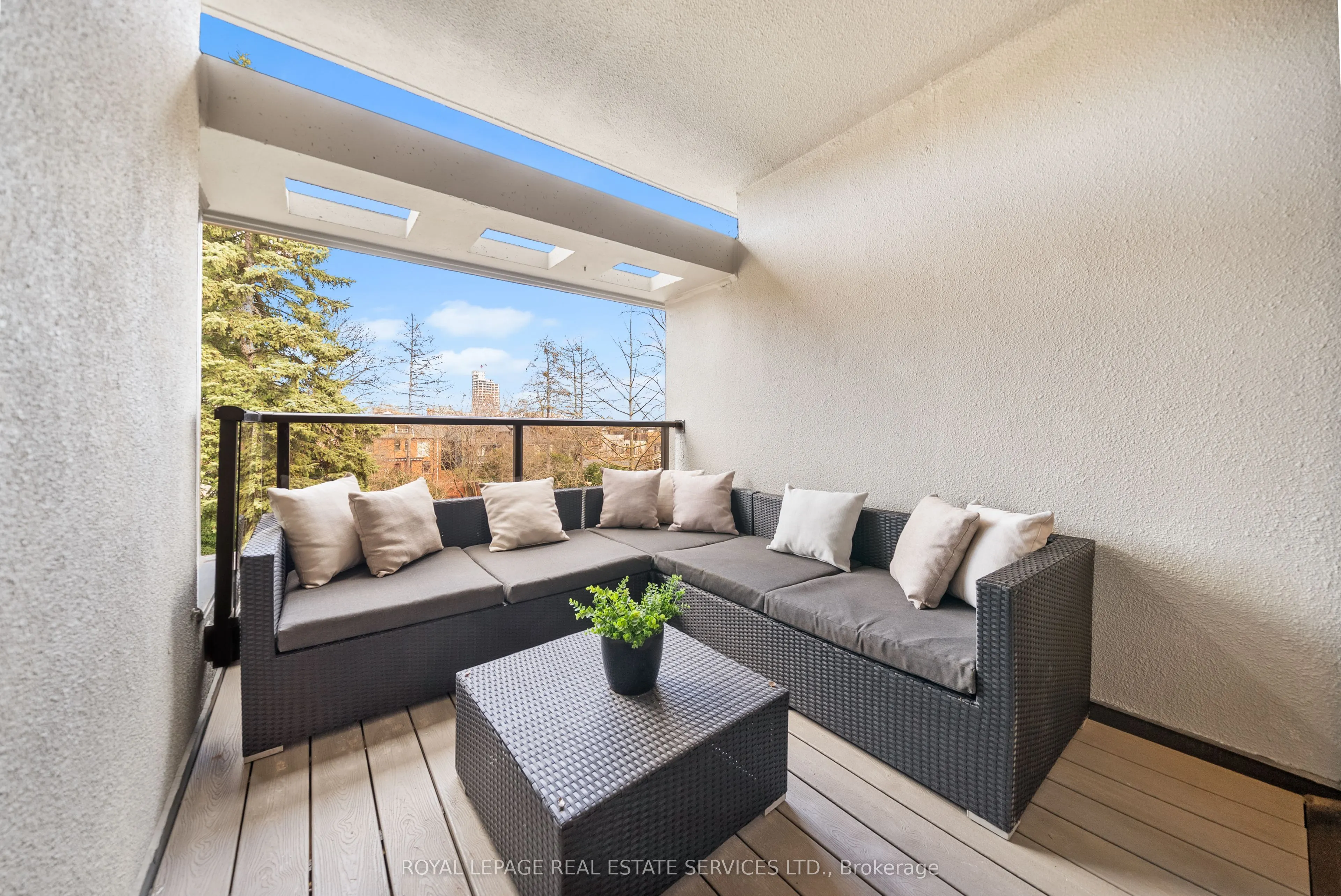 40 Oaklands Avenue, #329