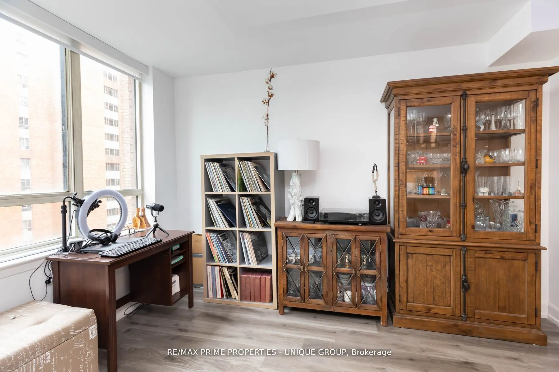 633 Bay Street, #903
