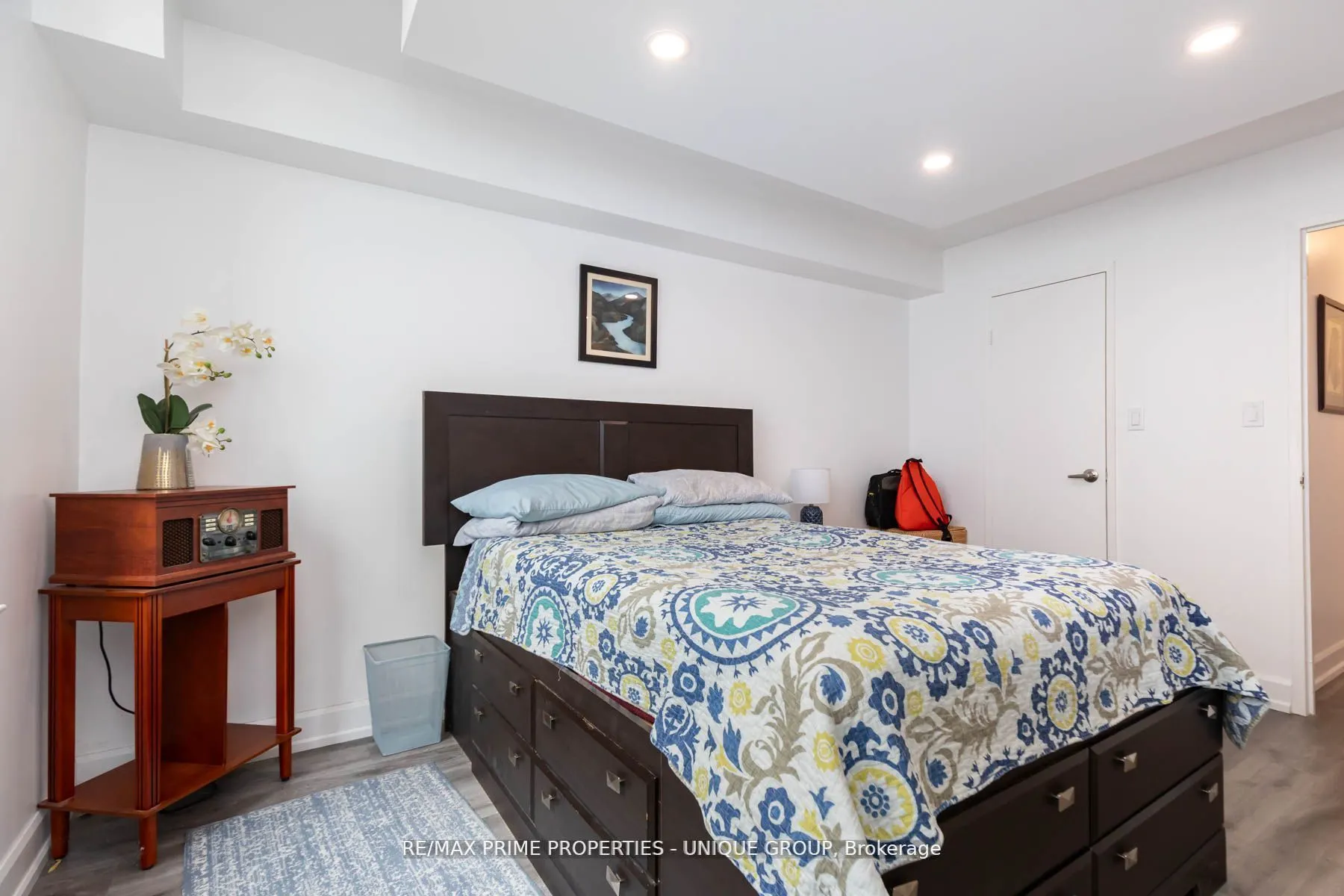 633 Bay Street, #903