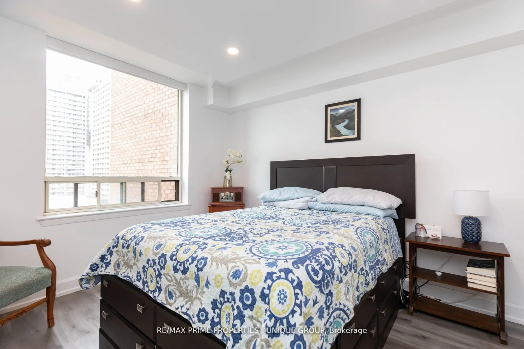 633 Bay Street, #903