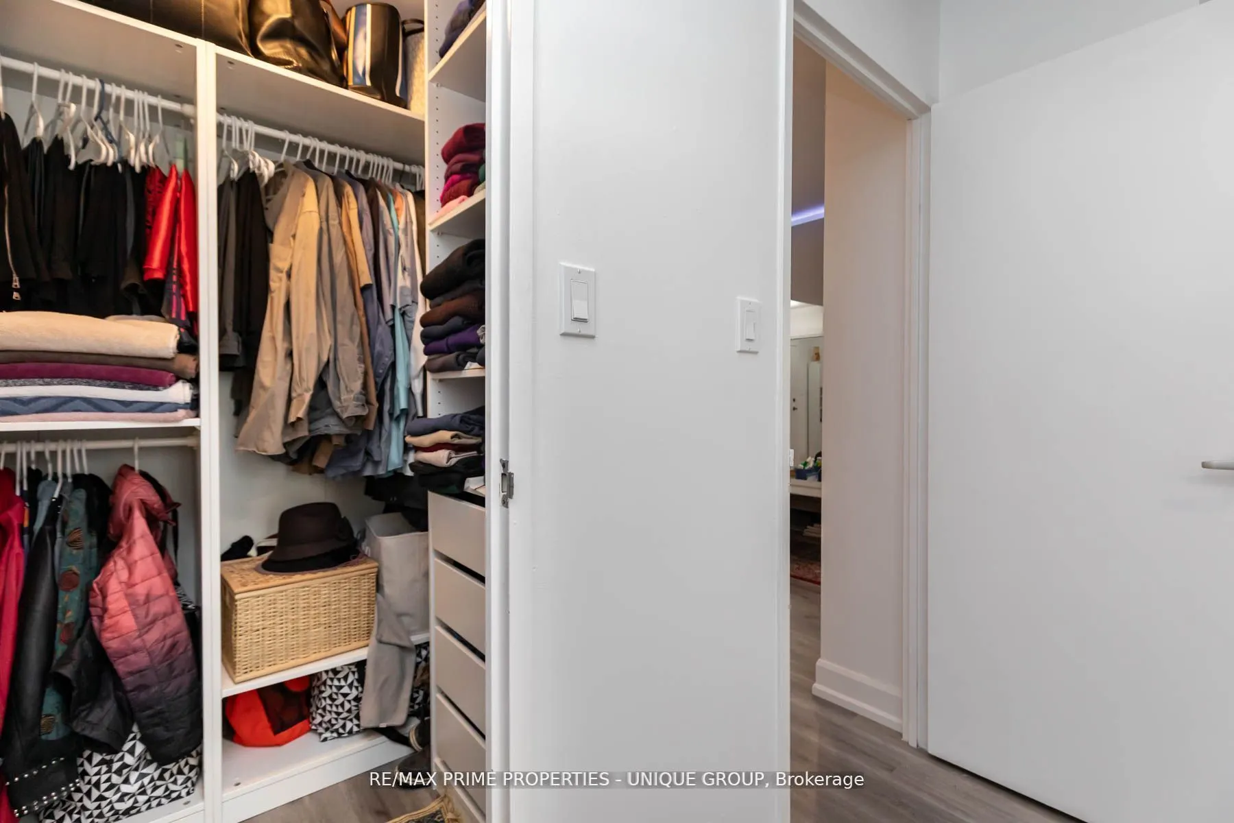 633 Bay Street, #903
