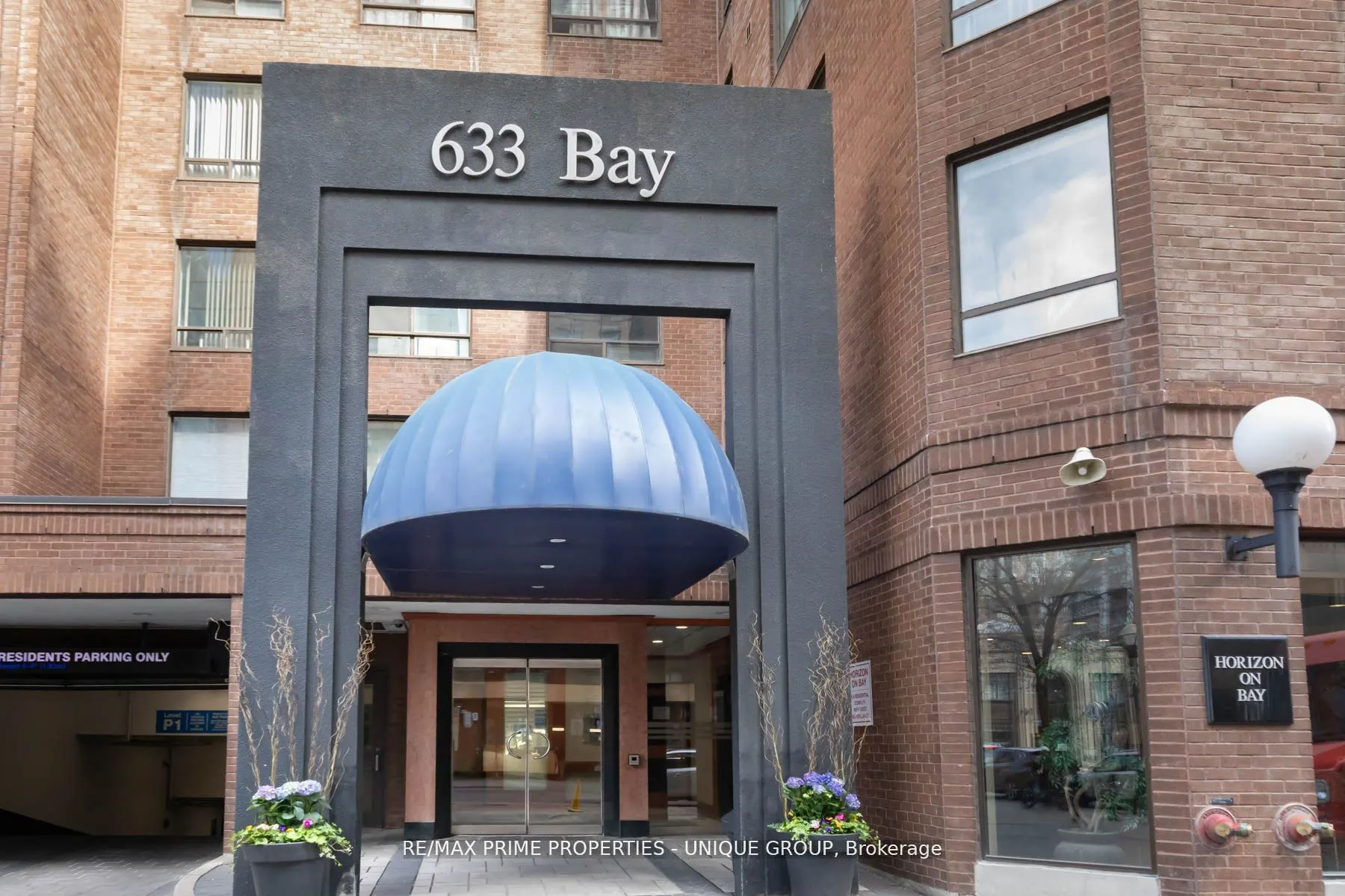 633 Bay Street, #903