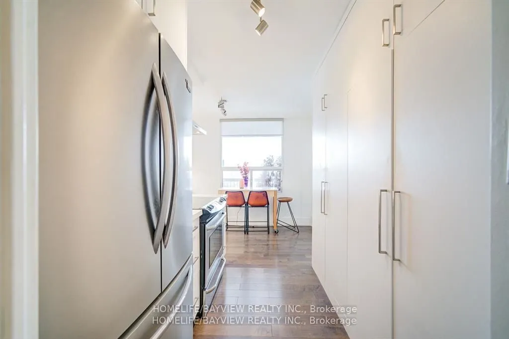 115 Antibes Drive, #806