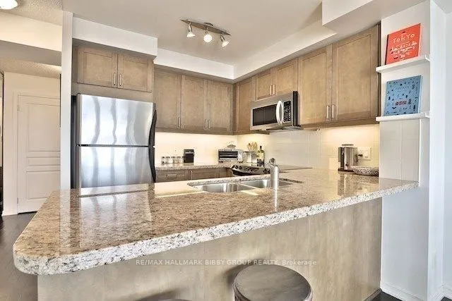 308 Palmerston Avenue, #305