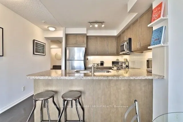 308 Palmerston Avenue, #305