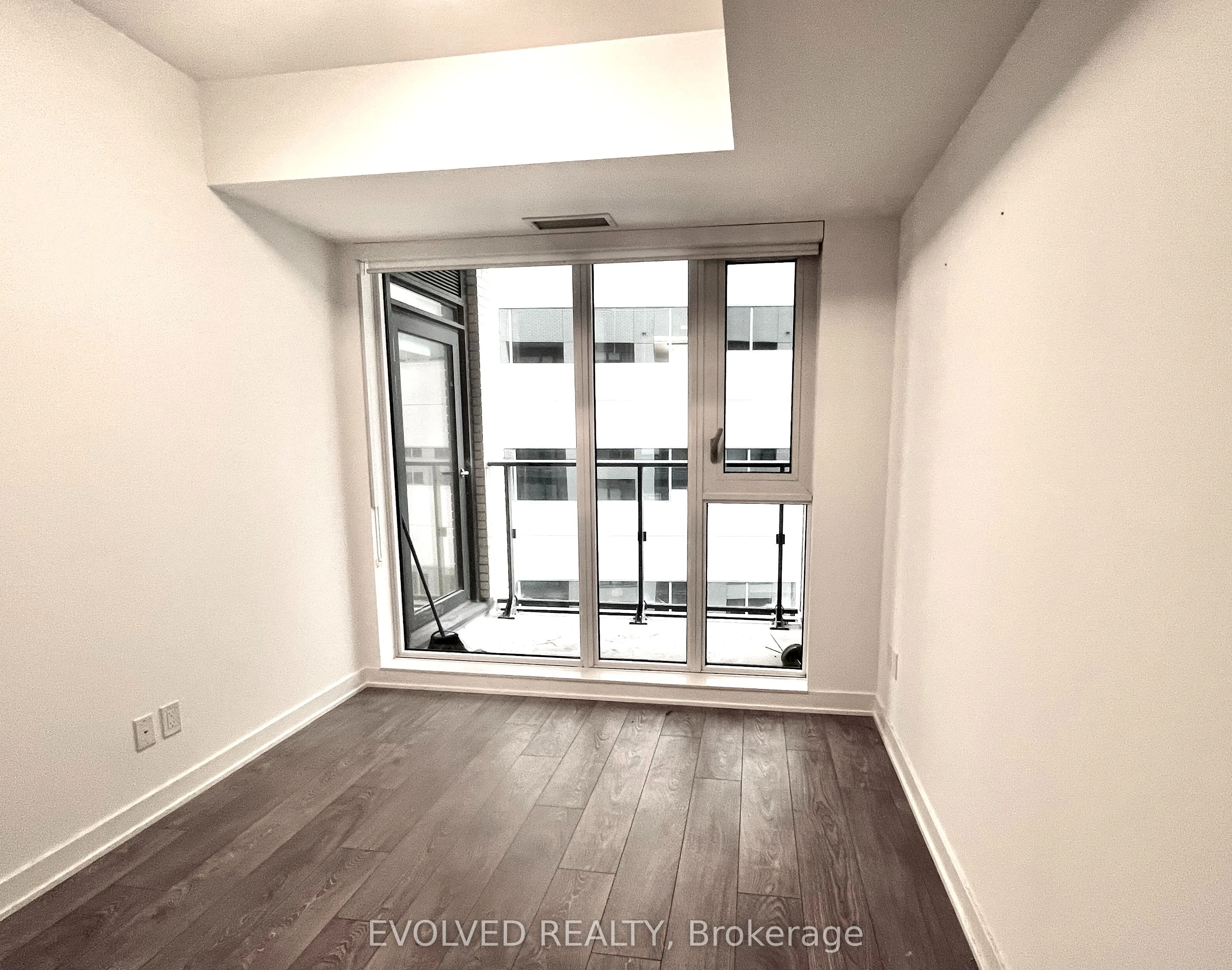 543 Richmond Street W, #636
