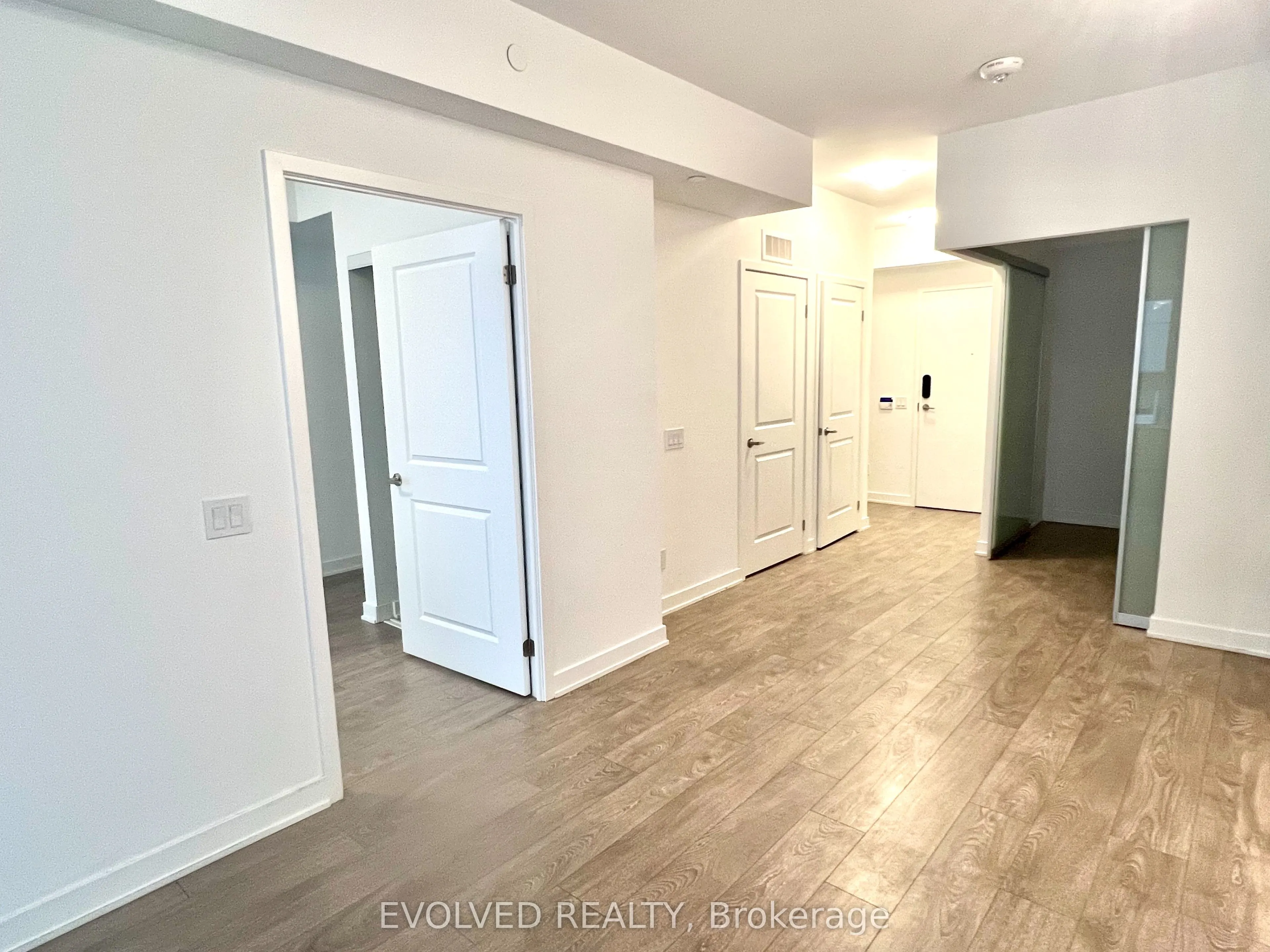 543 Richmond Street W, #636