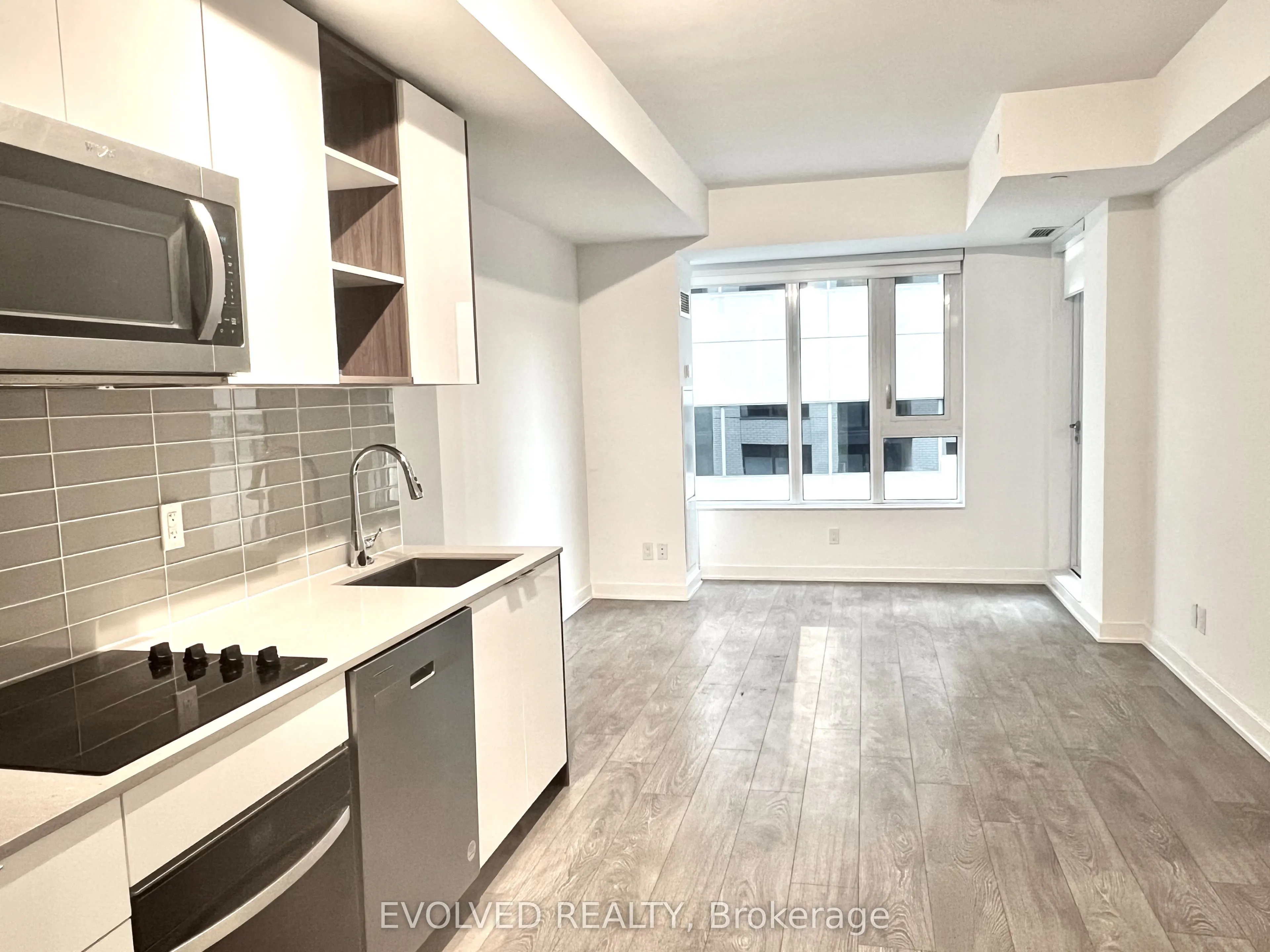 543 Richmond Street W, #636