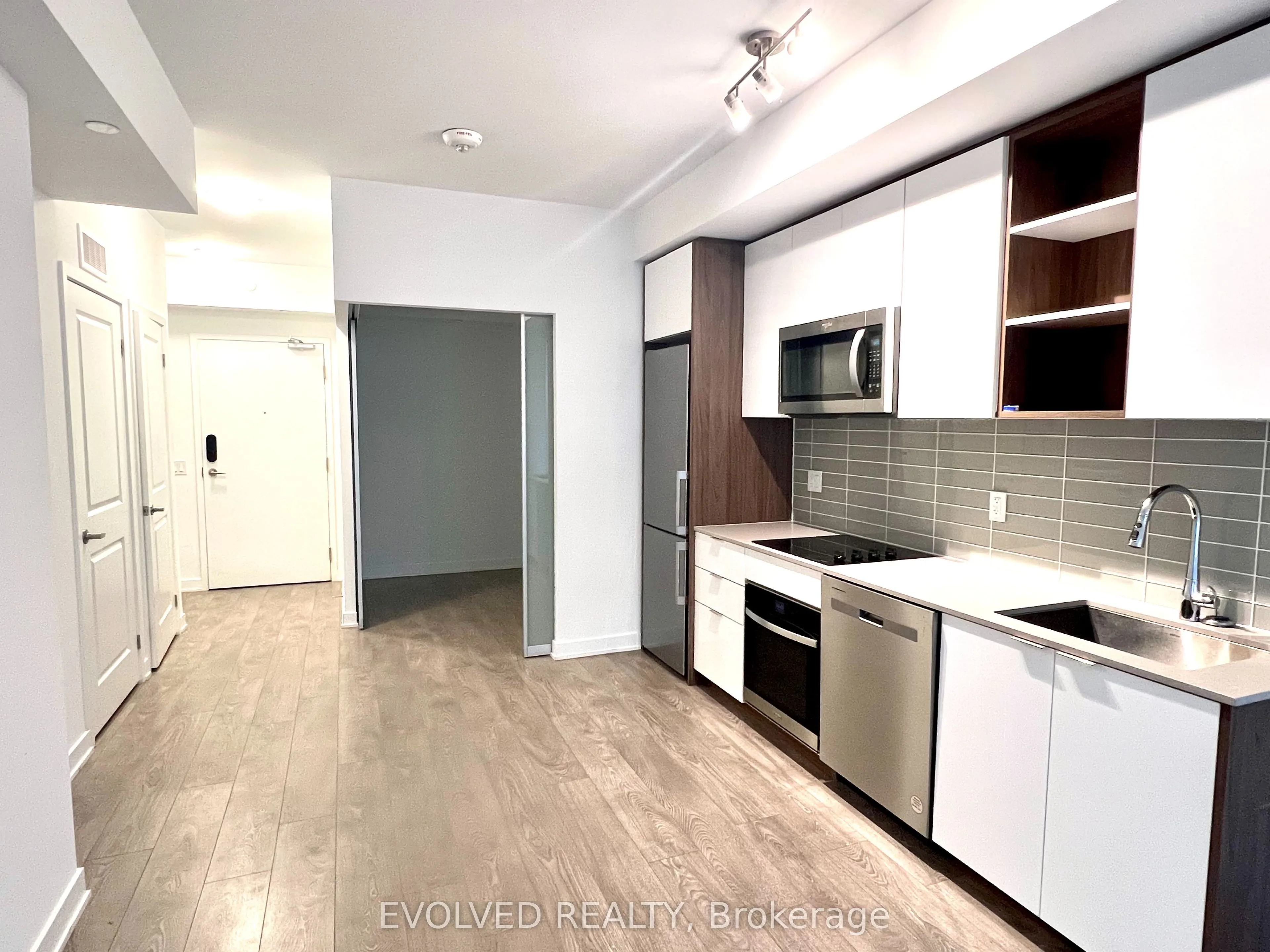 543 Richmond Street W, #636