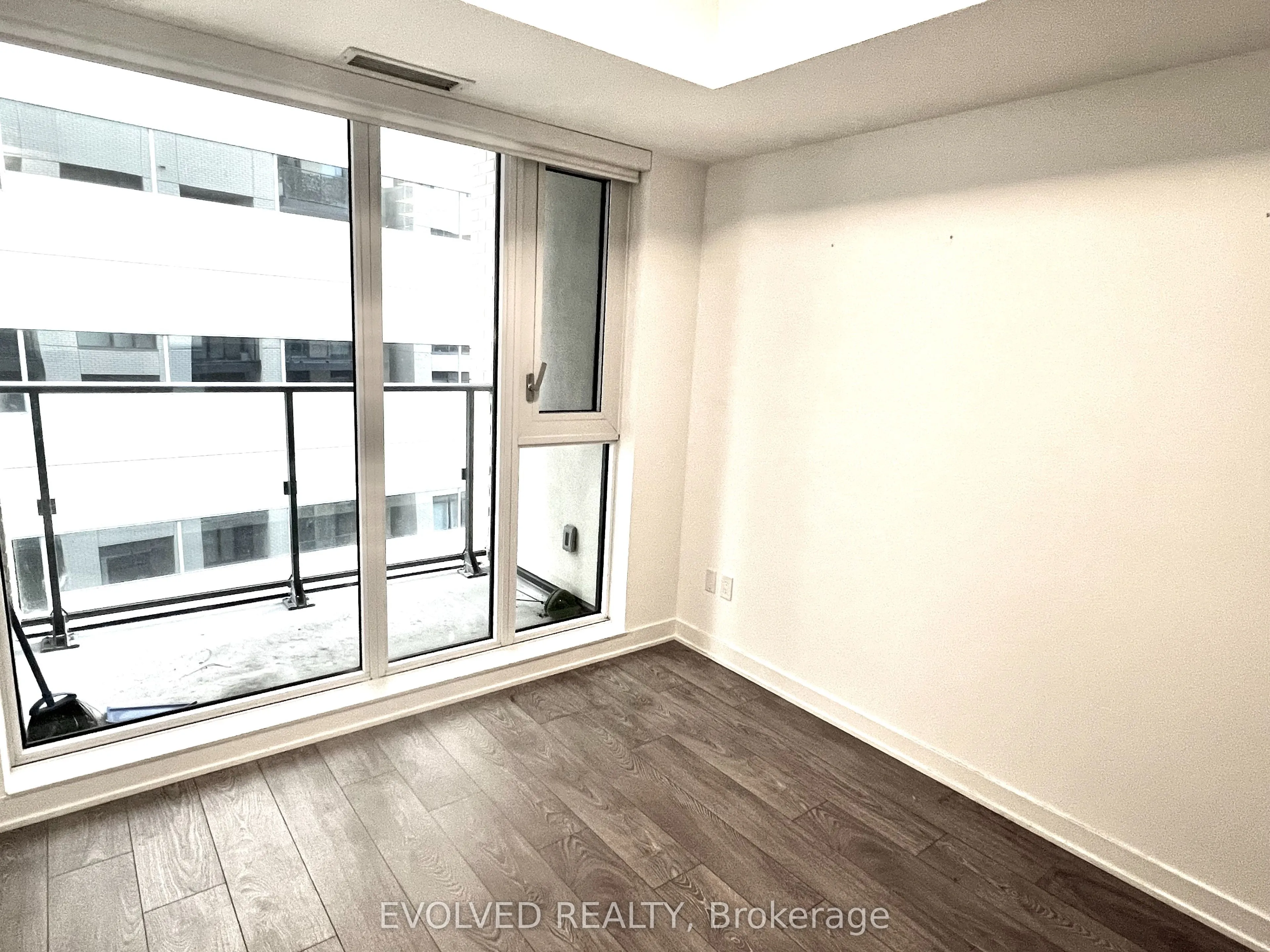 543 Richmond Street W, #636