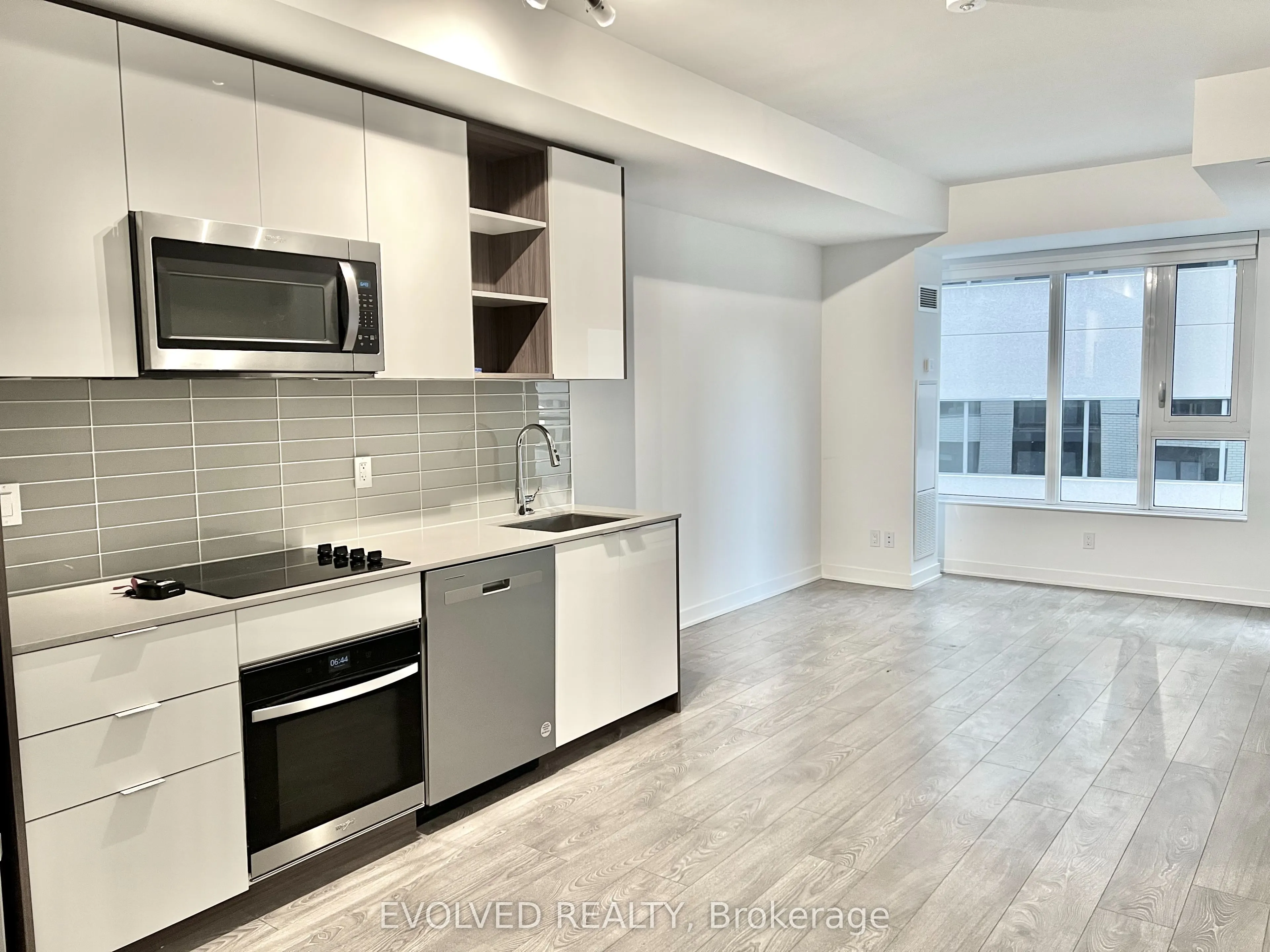543 Richmond Street W, #636