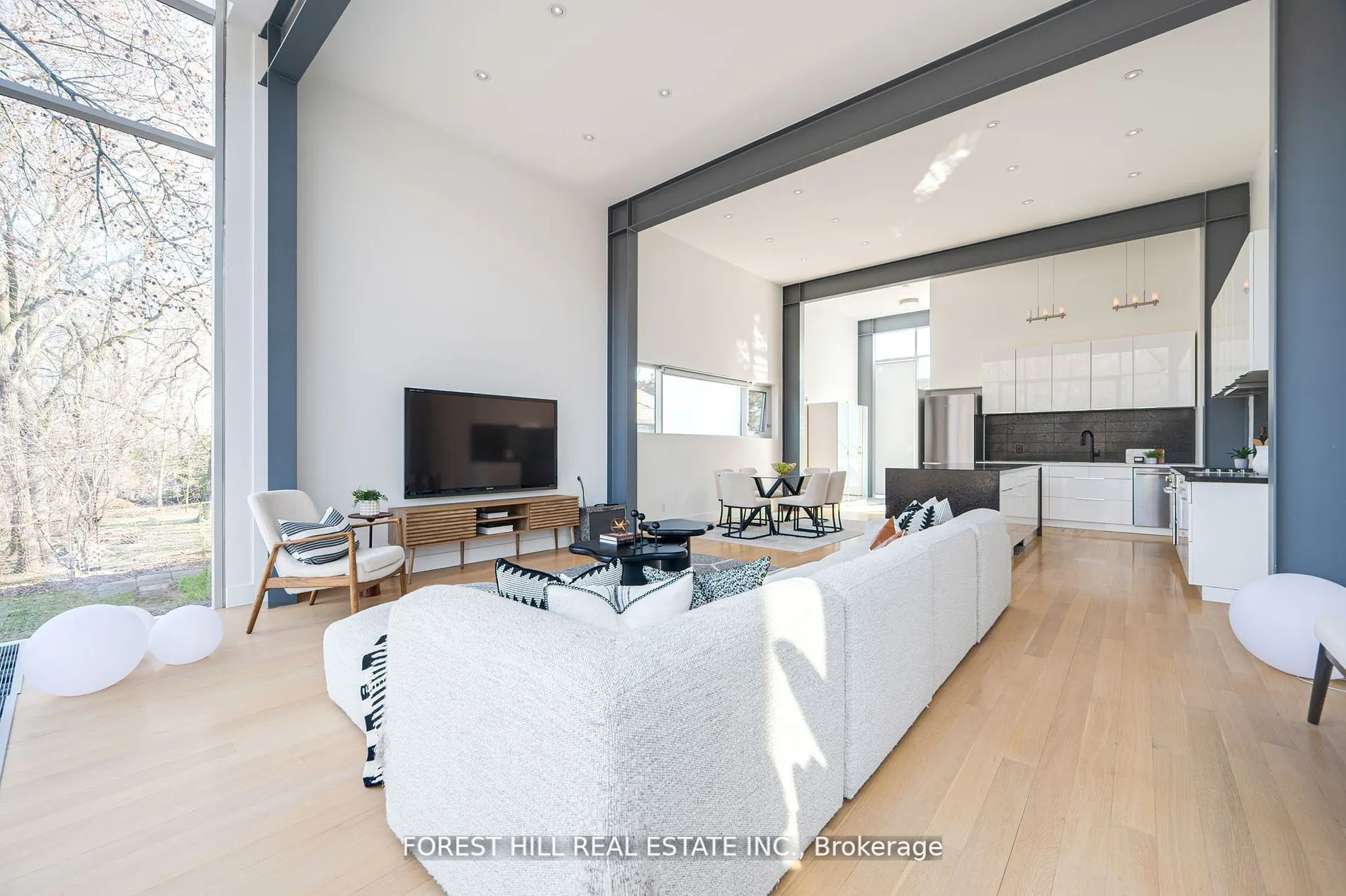 561 Arlington Avenue