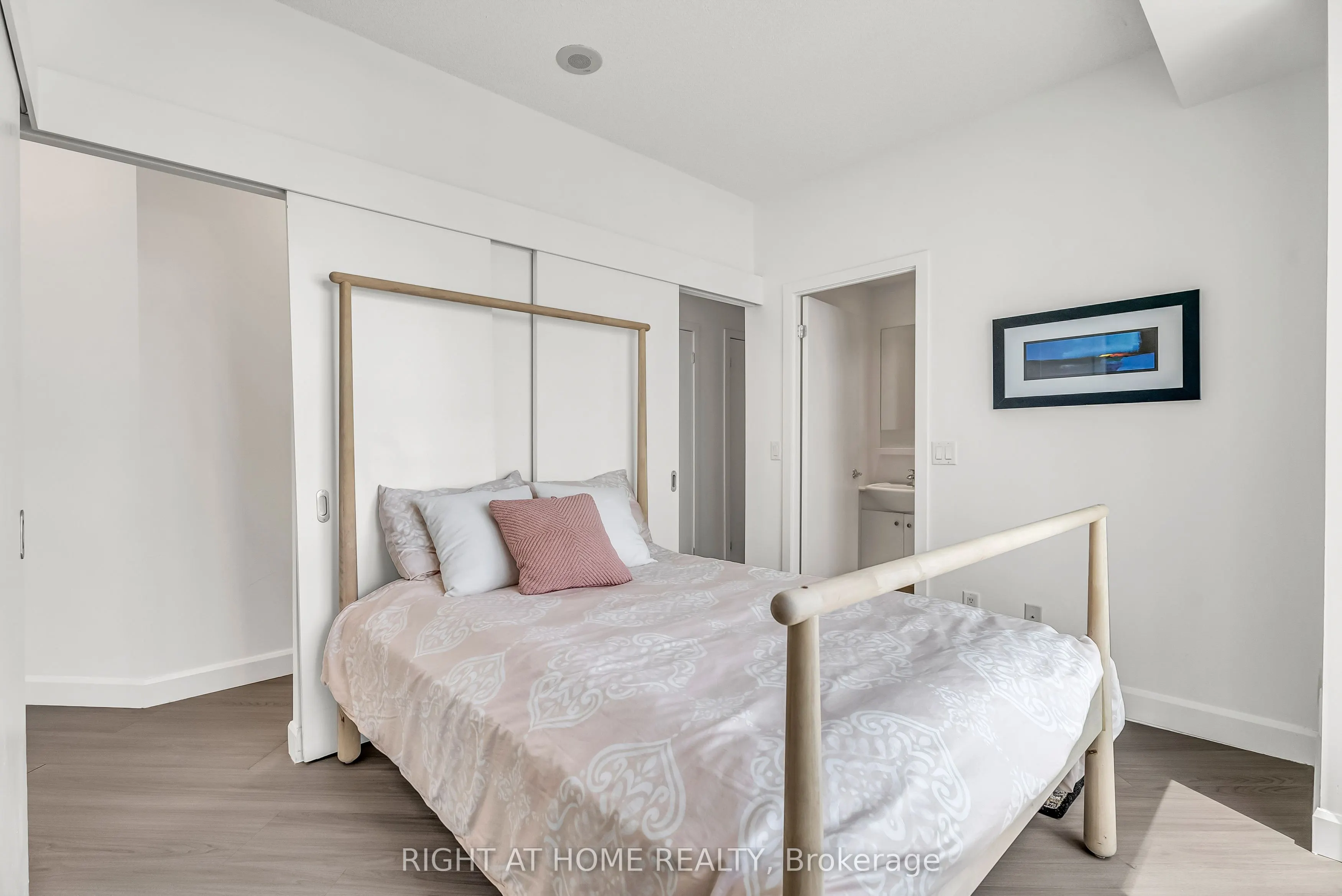 8 York Street, #3202