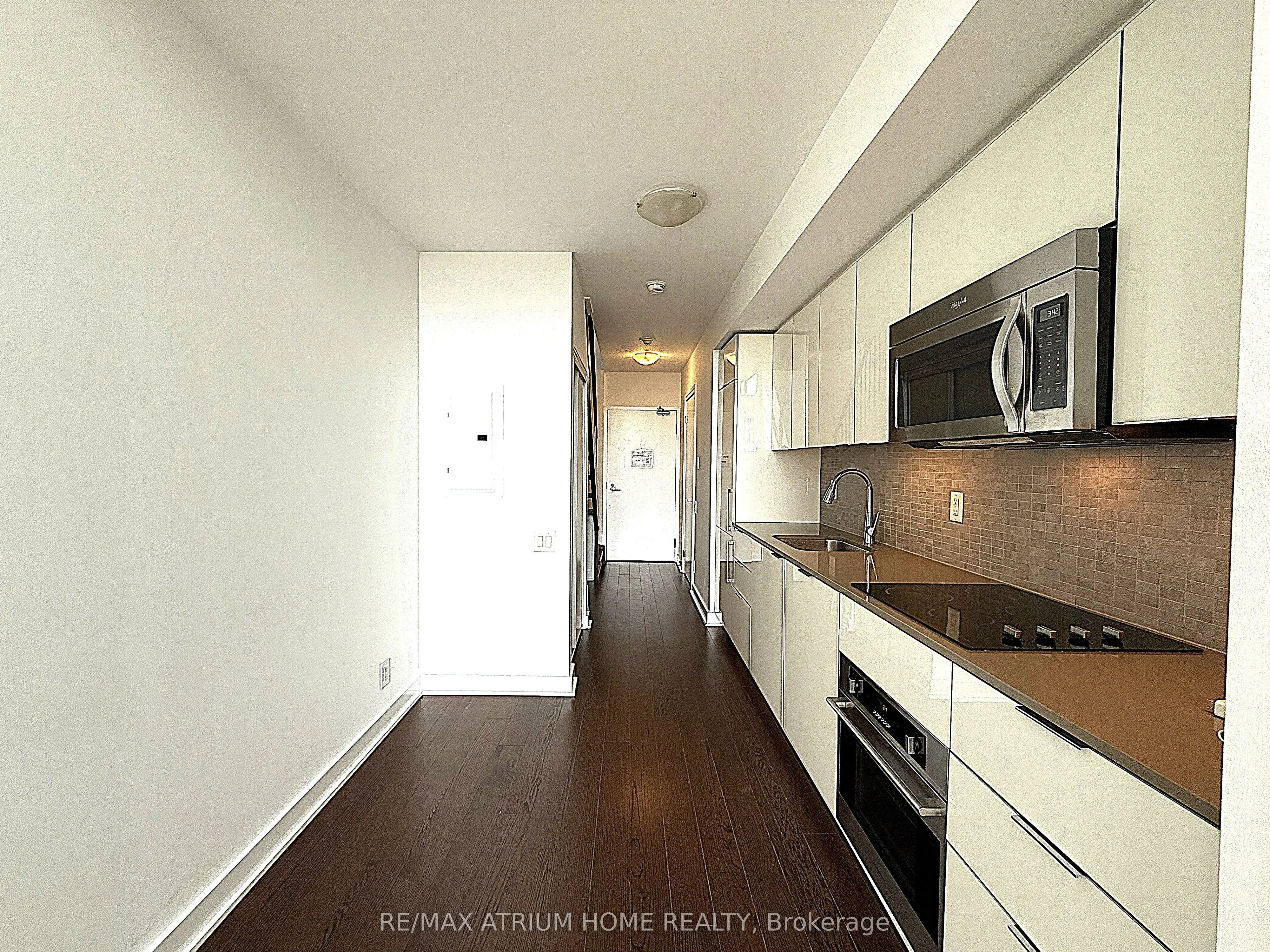 5 Hanna Avenue, #547