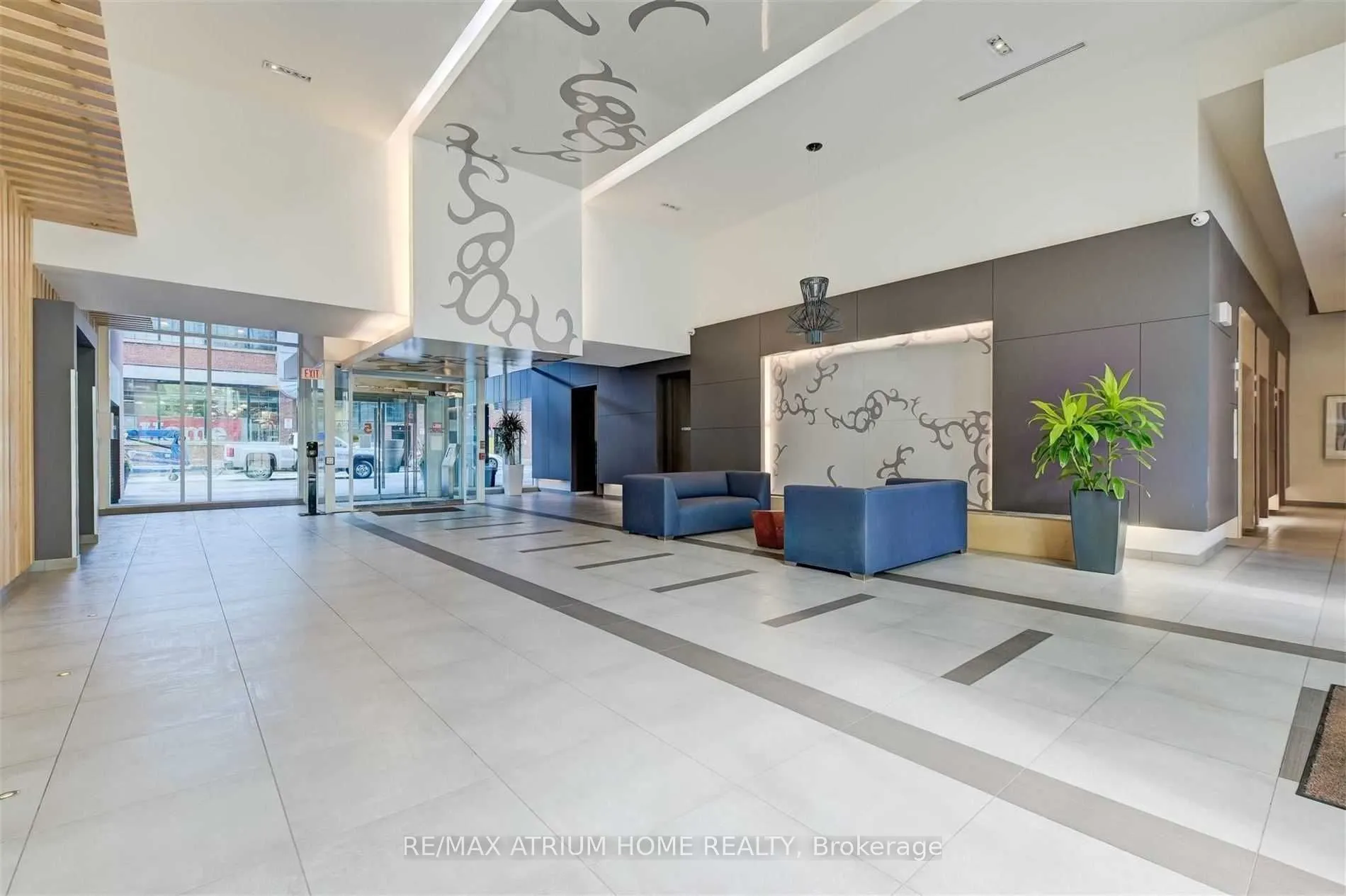5 Hanna Avenue, #547