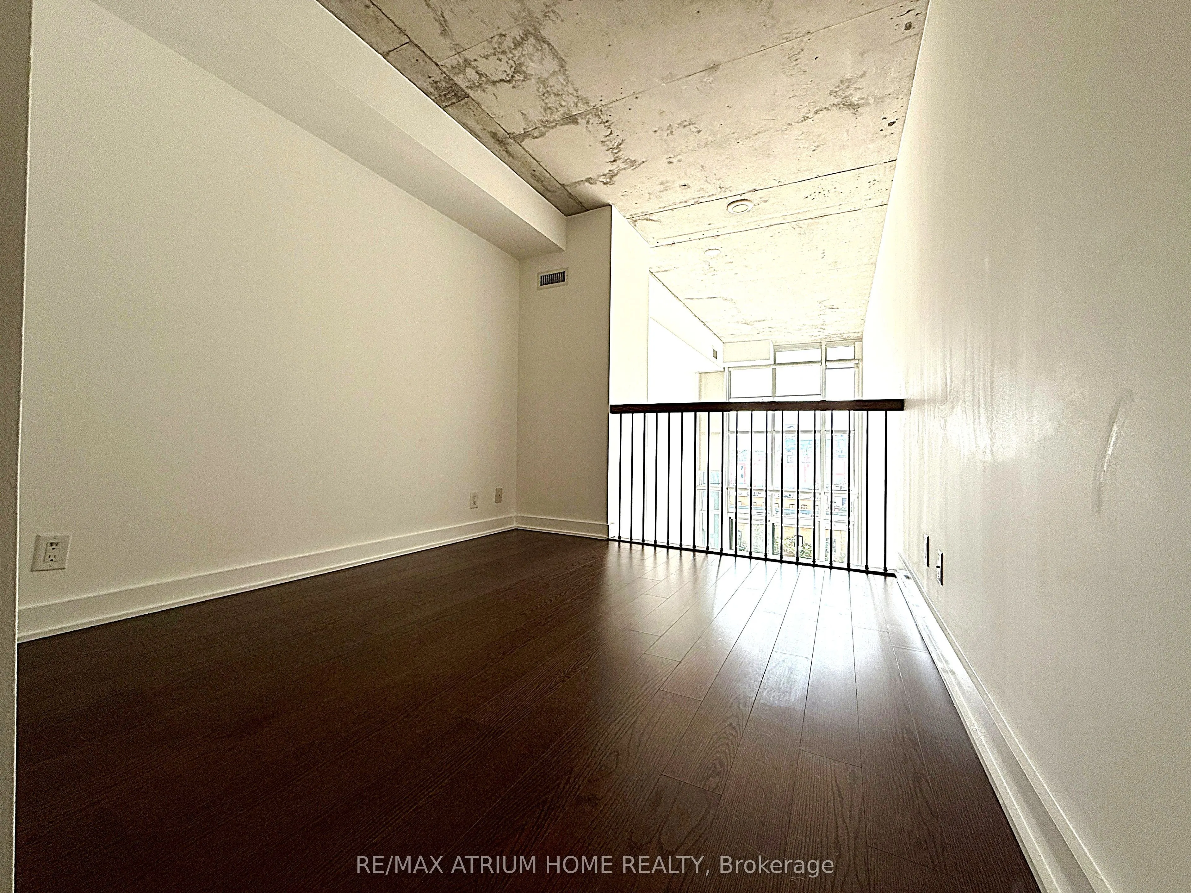 5 Hanna Avenue, #547