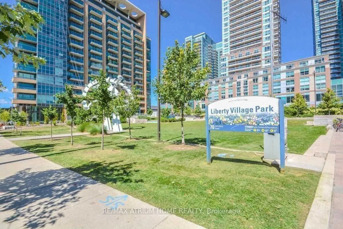 5 Hanna Avenue, #547