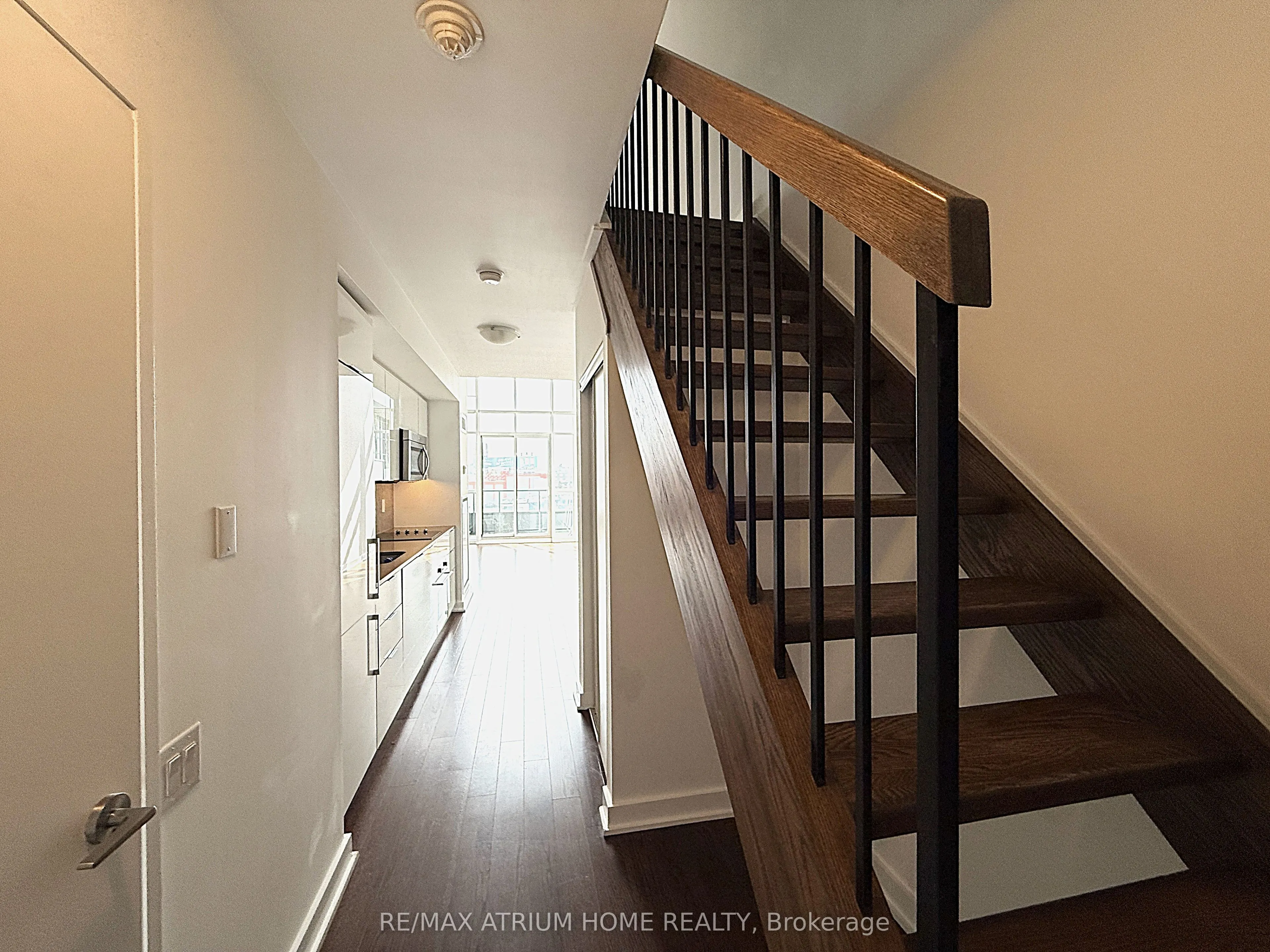 5 Hanna Avenue, #547