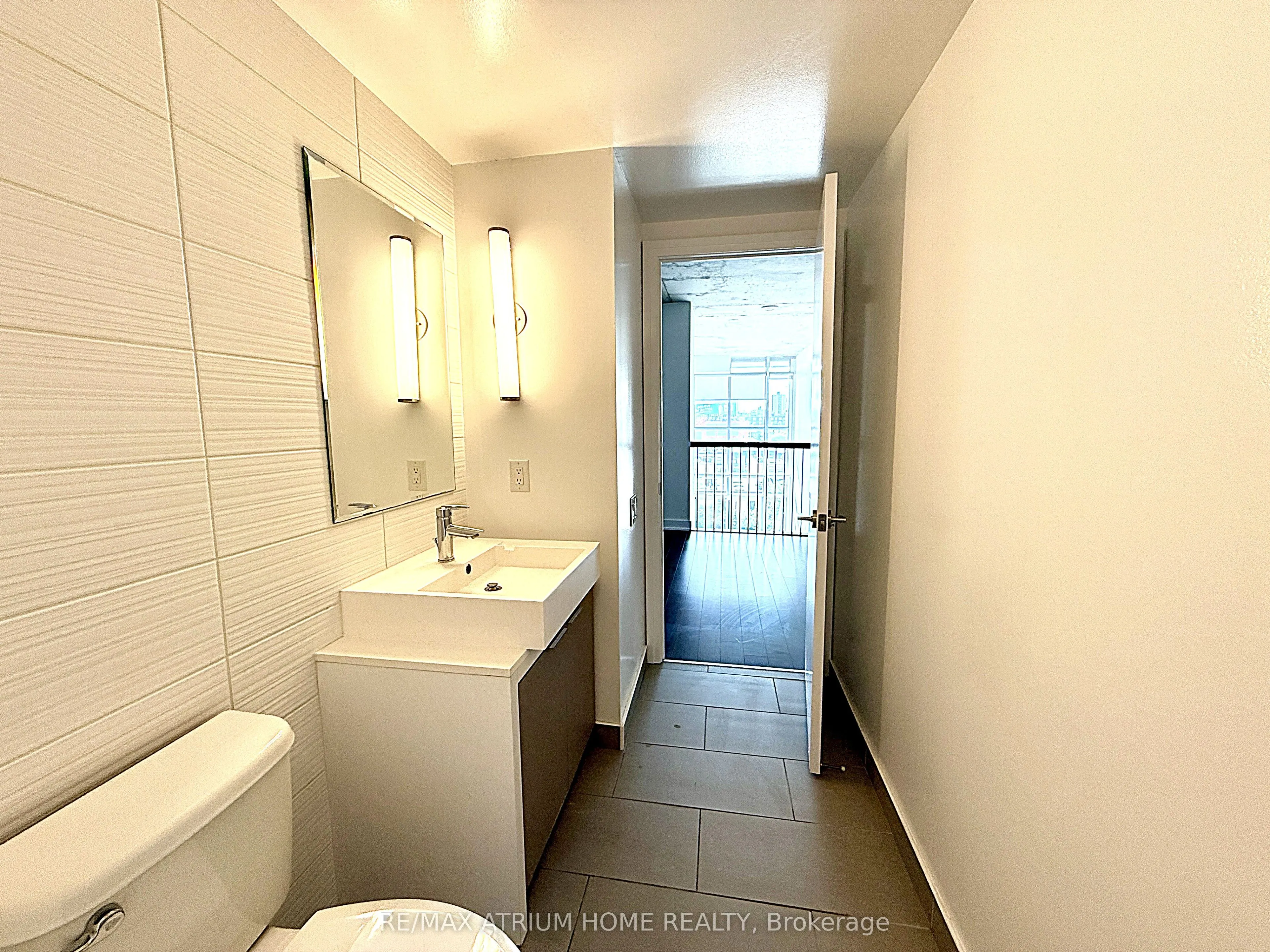 5 Hanna Avenue, #547