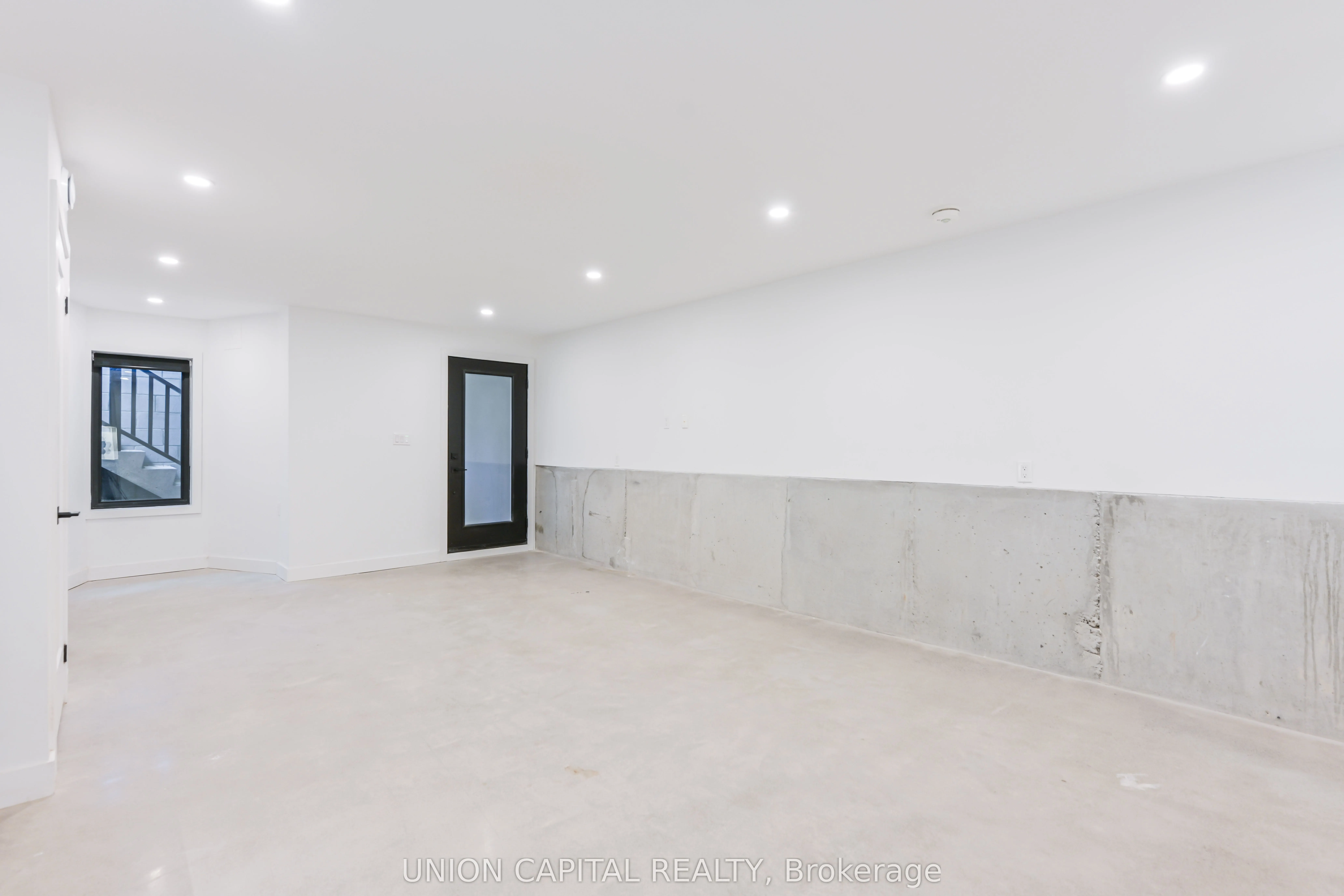 156 Dovercourt Road, #1