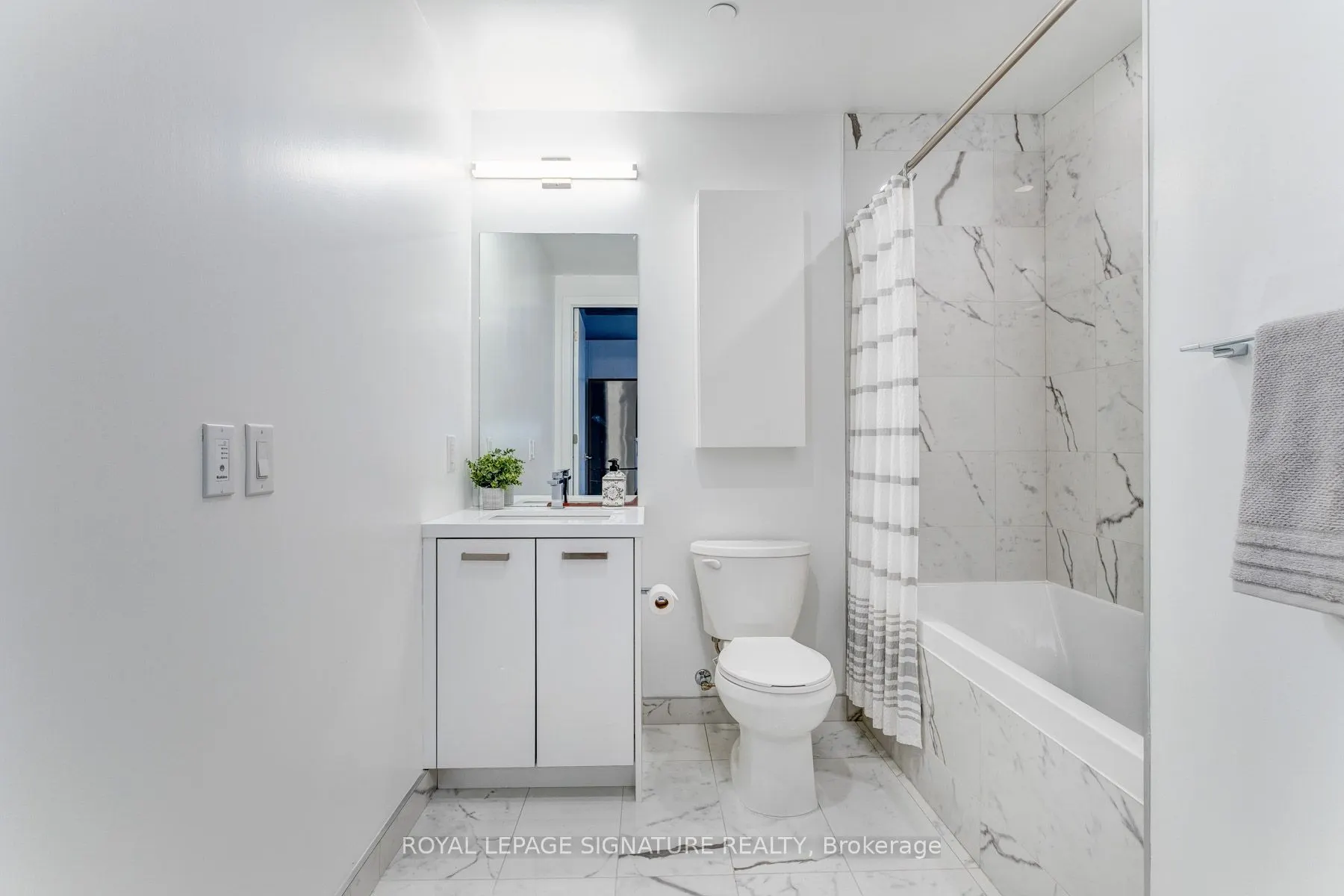 55 Ontario Street, #1401