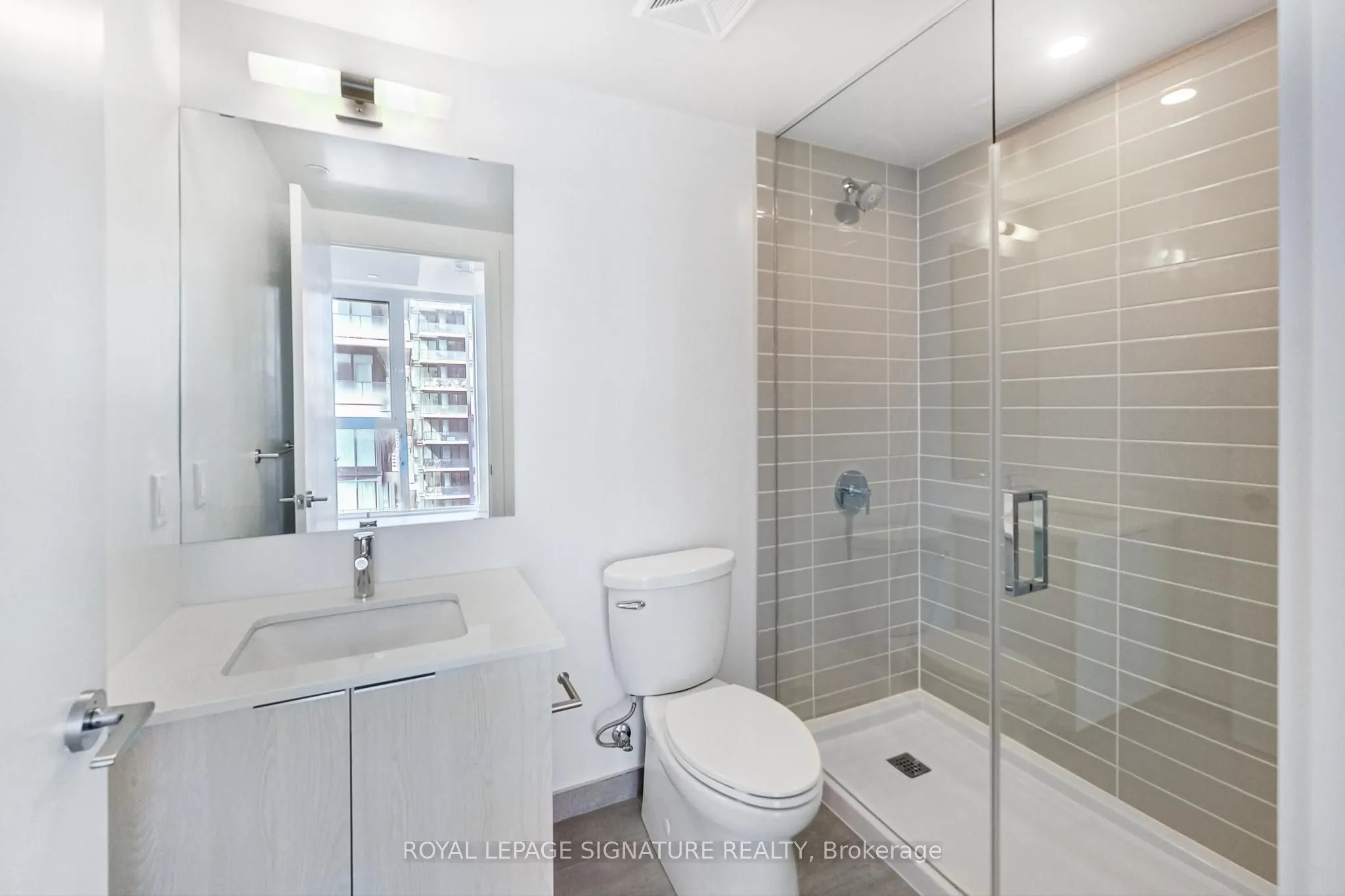 357 King Street W, #3408