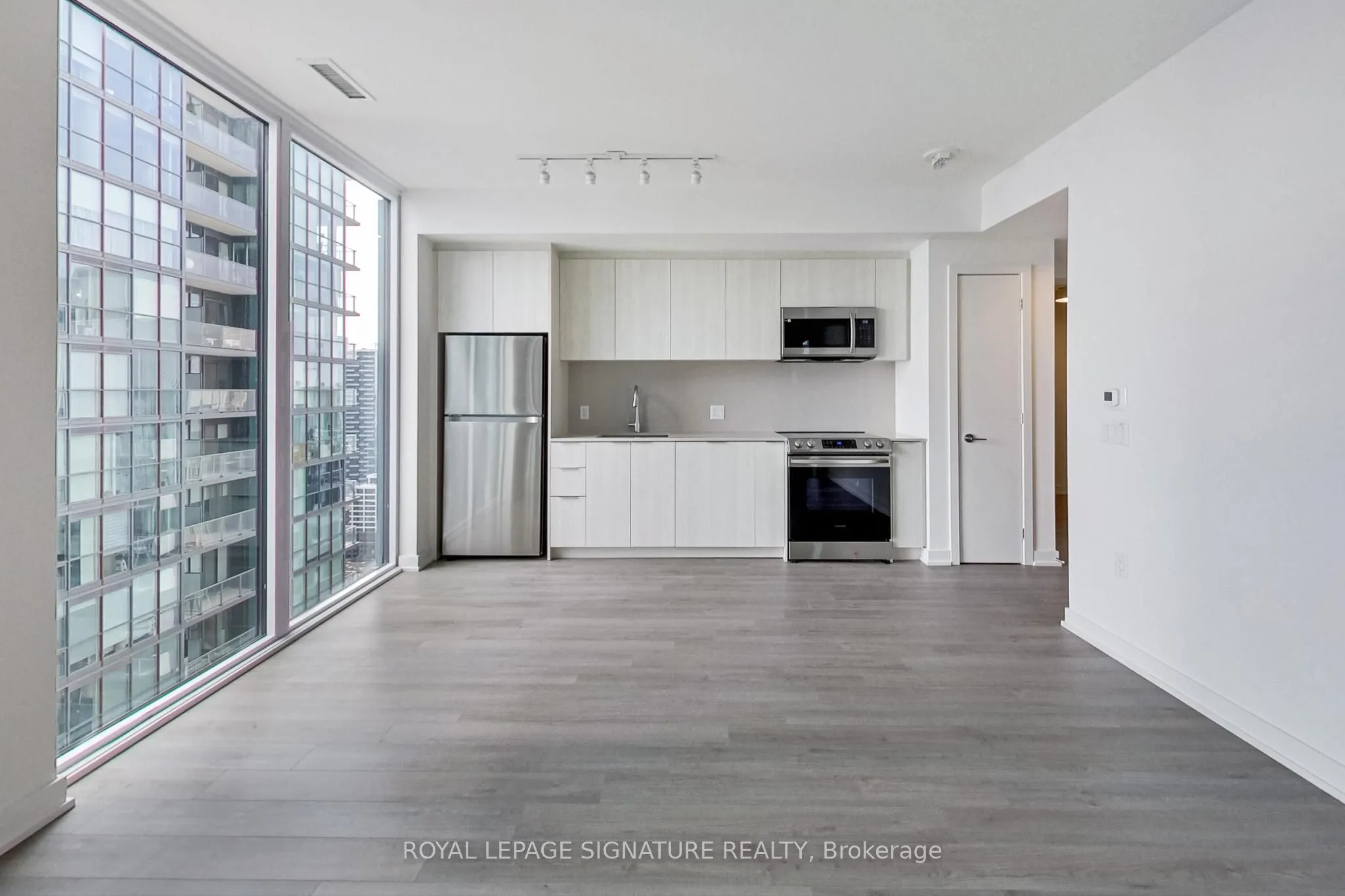 357 King Street W, #3408