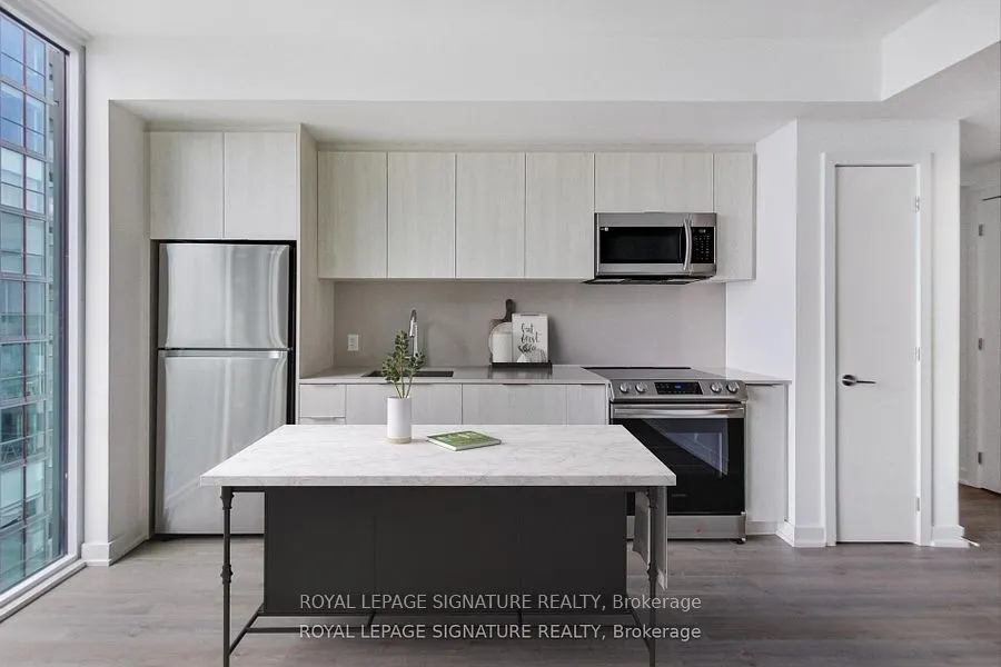 357 King Street W, #3408