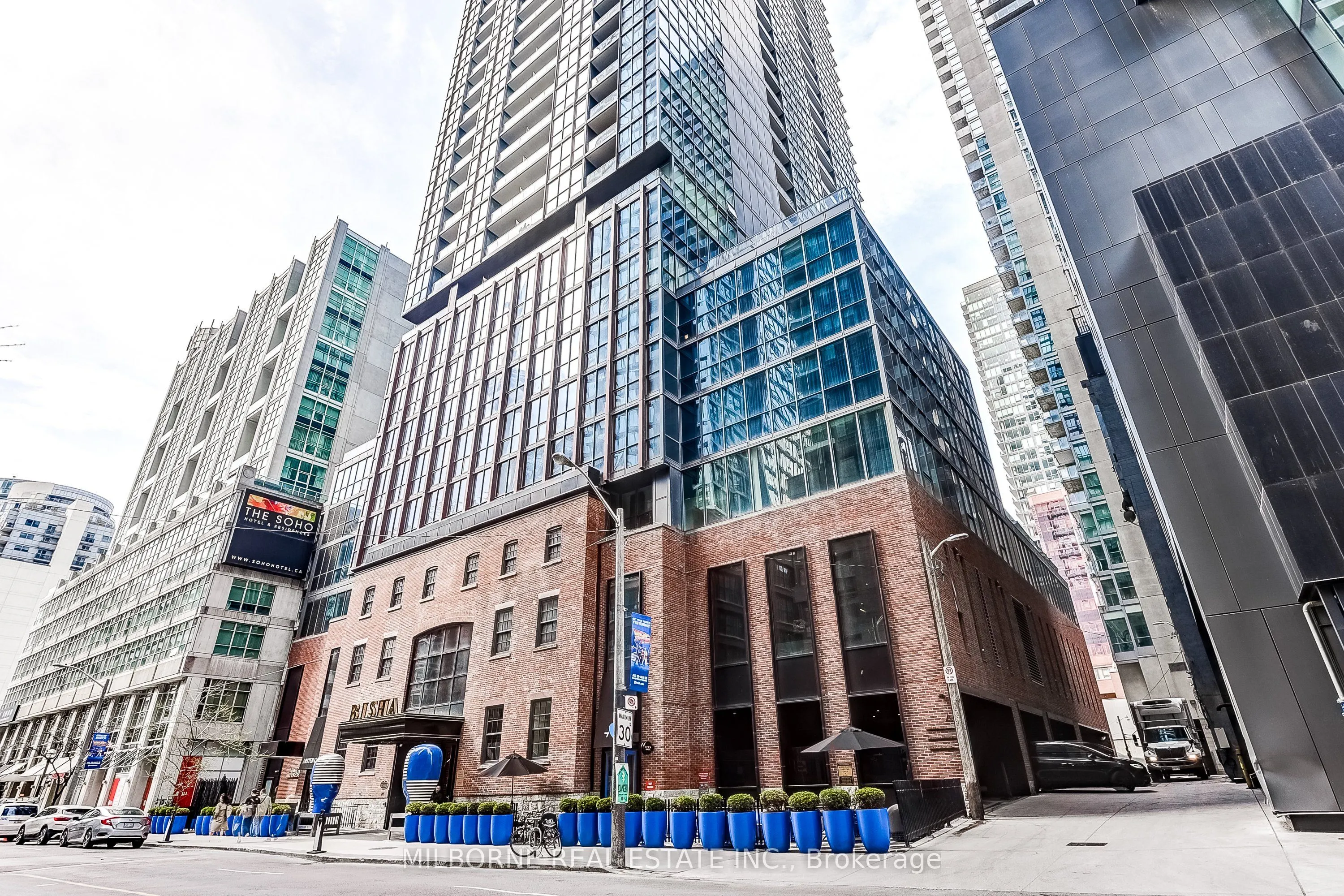 88 Blue Jays Way, #4005