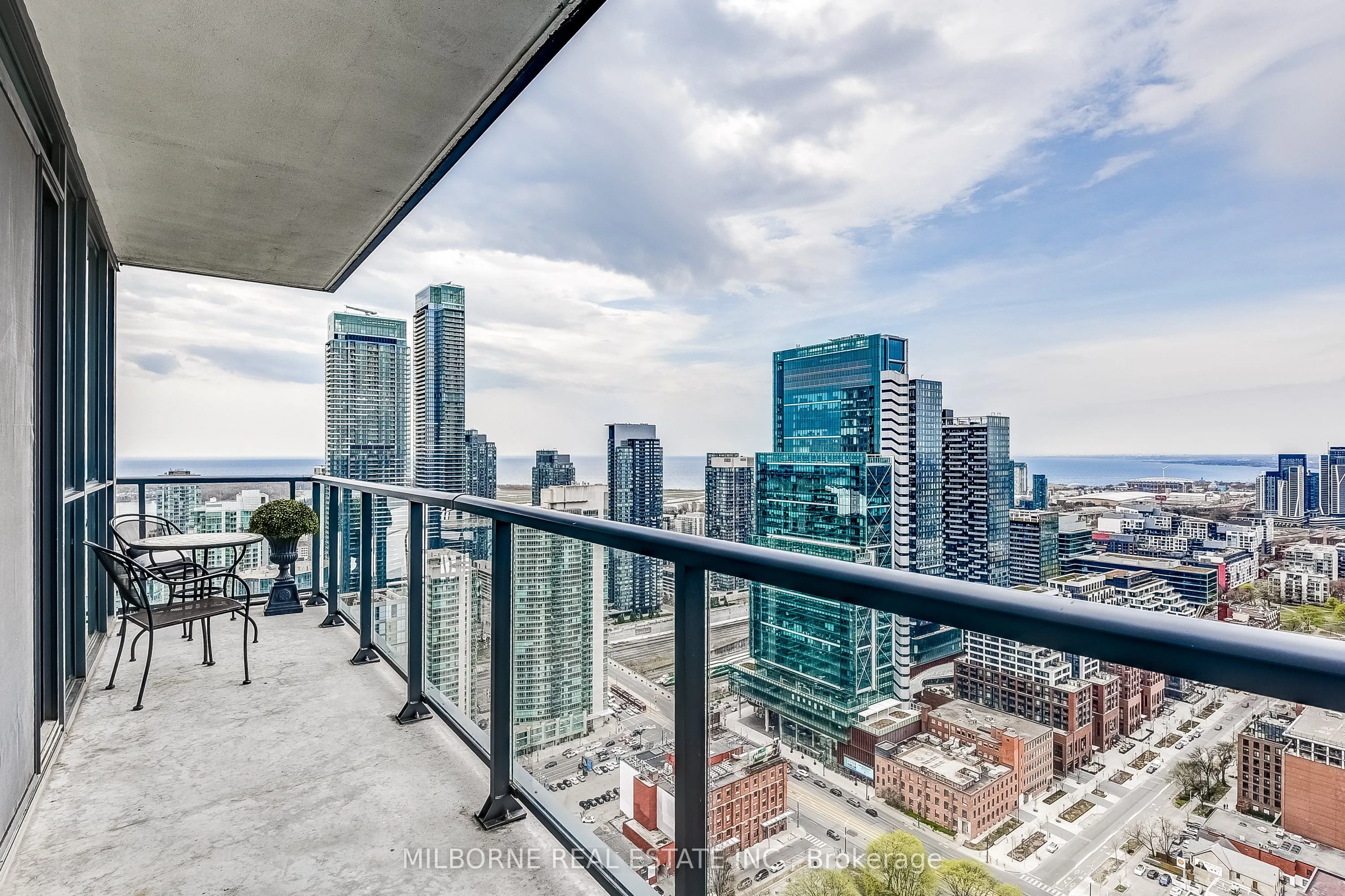 88 Blue Jays Way, #4005