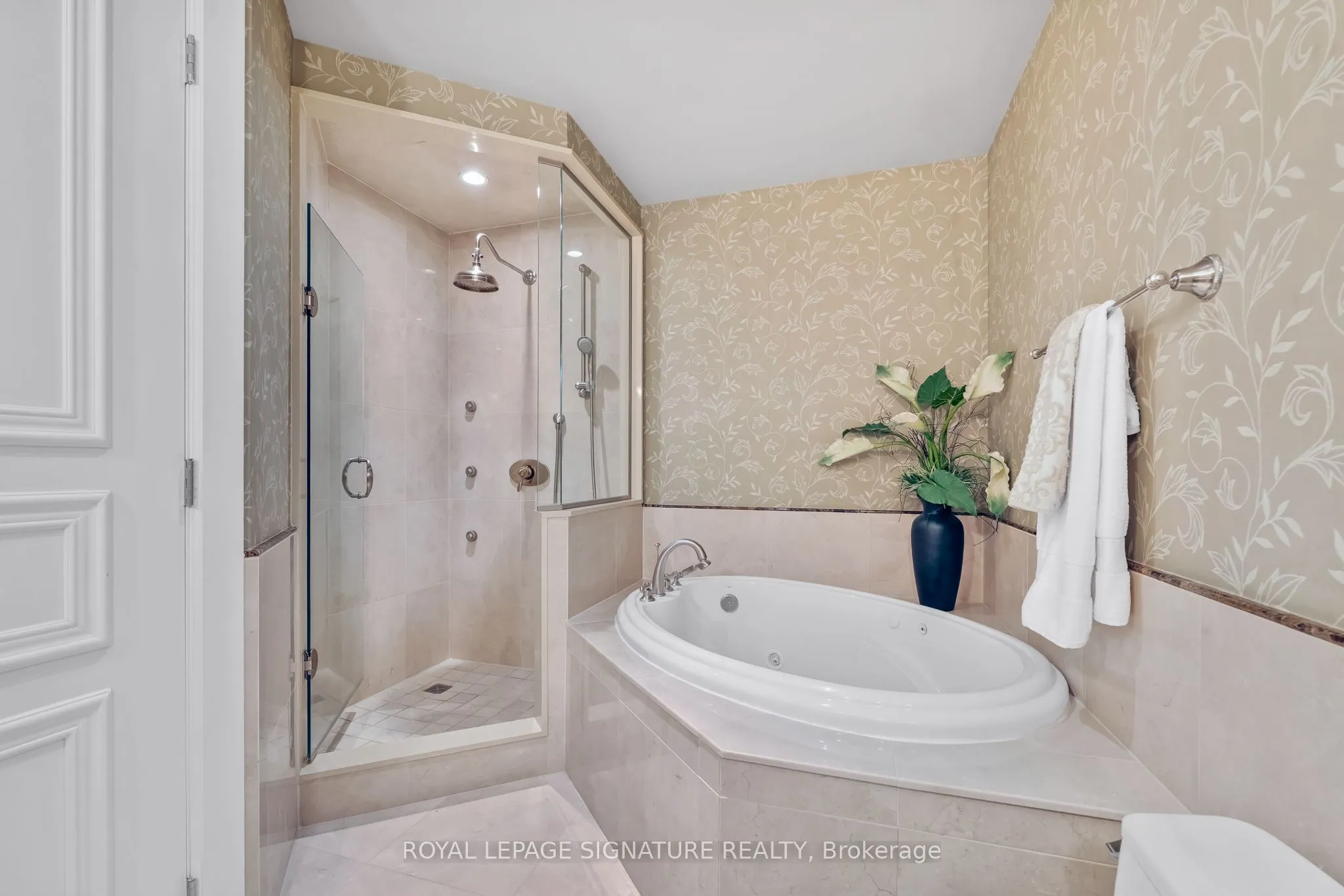 662 Sheppard Avenue E, #1704